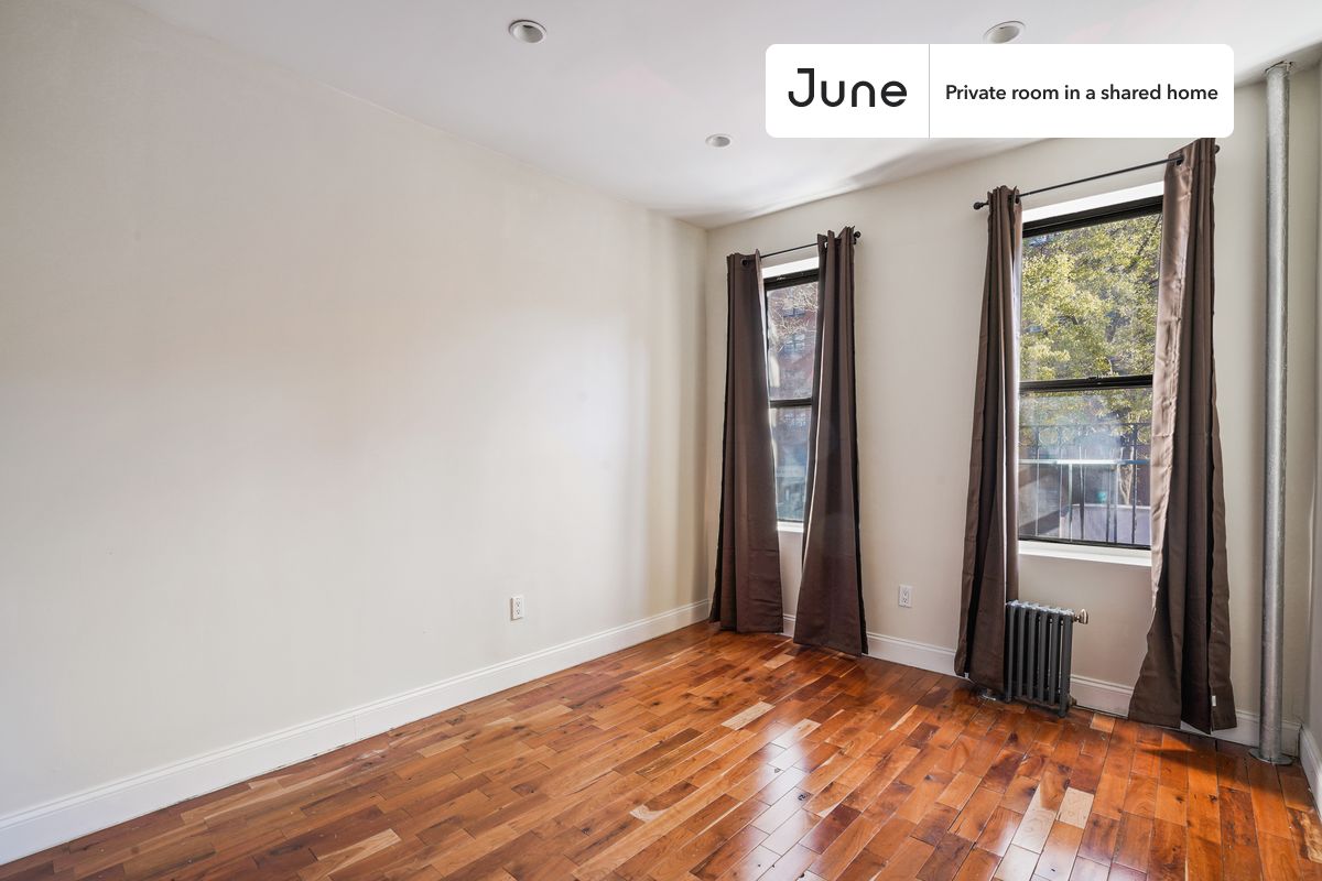 

PLEASE NOTE: This is a private room in a shared apartment. You will have your own bedroom and shared common areas (kitchen, bathroom, etc.) with other residents.

Full bedroom in a 2 bedroom / 1 bathroom apartment!

Check out 3D tour now:  https://jnhm.es/YO

This  Full room in East Harlem  is available on a 12 month lease or a flexible short term (31 to 364 days) lease. You pick your custom start and end date. Monthly rent rate is determined by furnishing preference, move-in date and move-out date. Speak to a June representative for recommendations on the best stay duration for the lowest rate, and learn more about this home on the June website:  https://jnhm.es/5Oz

Amenities of this home:   Dishwasher,    Furnished Common Areas,    Wi-Fi - Paid separately (High-Speed),    Guarantors Allowed,       32-inch Flat-Screen TV,       Street parking - City permit required,    Laundry in home (free),    Hardwood Flooring,    Microwave,    Oven,    Refrigerator,   also, this unit is conveniently located, several local parks, restaurants and bars are just minutes away.

About June Homes: Welcome to the easiest rental experience of your life. Rent furnished or unfurnished apartments on a 12 month lease or a flexible short term (31 to 364 days). As a resident, you’ll have access to 24/7 support and monthly cleanings of the home’s shared spaces. Sign up now to apply online for your next home with June: https://jnhm.es/sign-roomi

Brokers welcome! Contact us for more details.

Interested? Use this listing ID when speaking to June team:  #844 A