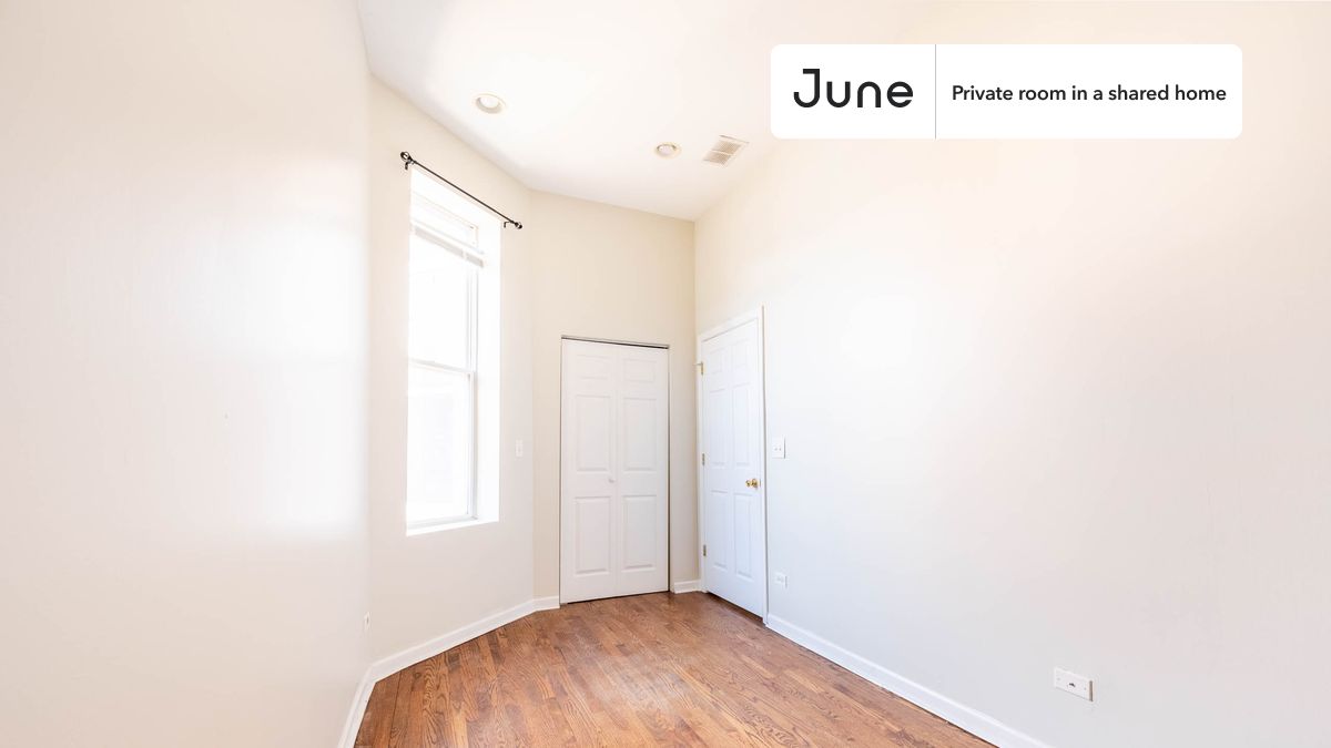 

PLEASE NOTE: This is a private room in a shared apartment. You will have your own bedroom and shared common areas (kitchen, bathroom, etc.) with other residents.

Full bedroom in a 2 bedroom / 2 bathroom apartment!

Check out 3D tour now:  https://jnhm.es/8dE

This  Full room in Pilsen  is available on a 12 month lease or a flexible short term (31 to 364 days) lease. You pick your custom start and end date. Monthly rent rate is determined by furnishing preference, move-in date and move-out date. Speak to a June representative for recommendations on the best stay duration for the lowest rate, and learn more about this home on the June website:  https://jnhm.es/6uN

Amenities of this home:   Furnished Common Areas,    Wi-Fi - Paid separately (High-Speed),    Guarantors Allowed,       32-inch Flat-Screen TV,    Dining area,       Street parking - City permit required,       Living area,    Hardwood Flooring,    Microwave,    Oven,    Refrigerator,   also, this unit is conveniently located, several local parks, restaurants and bars are just minutes away.

About June Homes: Welcome to the easiest rental experience of your life. Rent furnished or unfurnished apartments on a 12 month lease or a flexible short term (31 to 364 days). As a resident, you’ll have access to 24/7 support and monthly cleanings of the home’s shared spaces. Sign up now to apply online for your next home with June: https://jnhm.es/sign-roomi

Brokers welcome! Contact us for more details.

Interested? Kindly note that the minimum stay duration would be 32 days. 

Use this listing ID when speaking to June team:  #1716 B