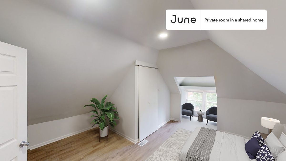 PLEASE NOTE: This is a private room in a shared apartment. You will have your own bedroom and shared common areas (kitchen, bathroom, etc.) with other residents.
Queen bedroom in a 4 bedroom / 2 bathroom apartment!
Check out 3D tour now: https://jnhm.es/88D
This Queen room in Logan Square is available on a 12 month lease or a flexible short term (31 to 364 days) lease. You pick your custom start and end date. Monthly rent rate is determined by furnishing preference, move-in date and move-out date. Speak to a June representative for recommendations on the best stay duration for the lowest rate, and learn more about this home on the June website: https://jnhm.es/6jO
Amenities of this home: Guarantors Allowed, Laundry in home (free), Dining area, 32-inch Flat-Screen TV, Wi-Fi - Paid separately (High-Speed), Furnished Common Areas, Dishwasher, Living area, Limited garage parking (Paid separately), Hardwood Flooring, Microwave, Oven, Refrigerator, also, this unit is conveniently located, several local parks, restaurants and bars are just minutes away.
About June Homes: Welcome to the easiest rental experience of your life. Rent furnished or unfurnished apartments on a 12 month lease or a flexible short term (31 to 364 days). As a resident, you’ll have access to 24/7 support and monthly cleanings of the home’s shared spaces. Sign up now to apply online for your next home with June: https://jnhm.es/sign-roomi
Brokers welcome! Contact us for more details.
Interested? Kindly note that the minimum stay duration would be 32 days.
Use this listing ID when speaking to June team: #1489 D