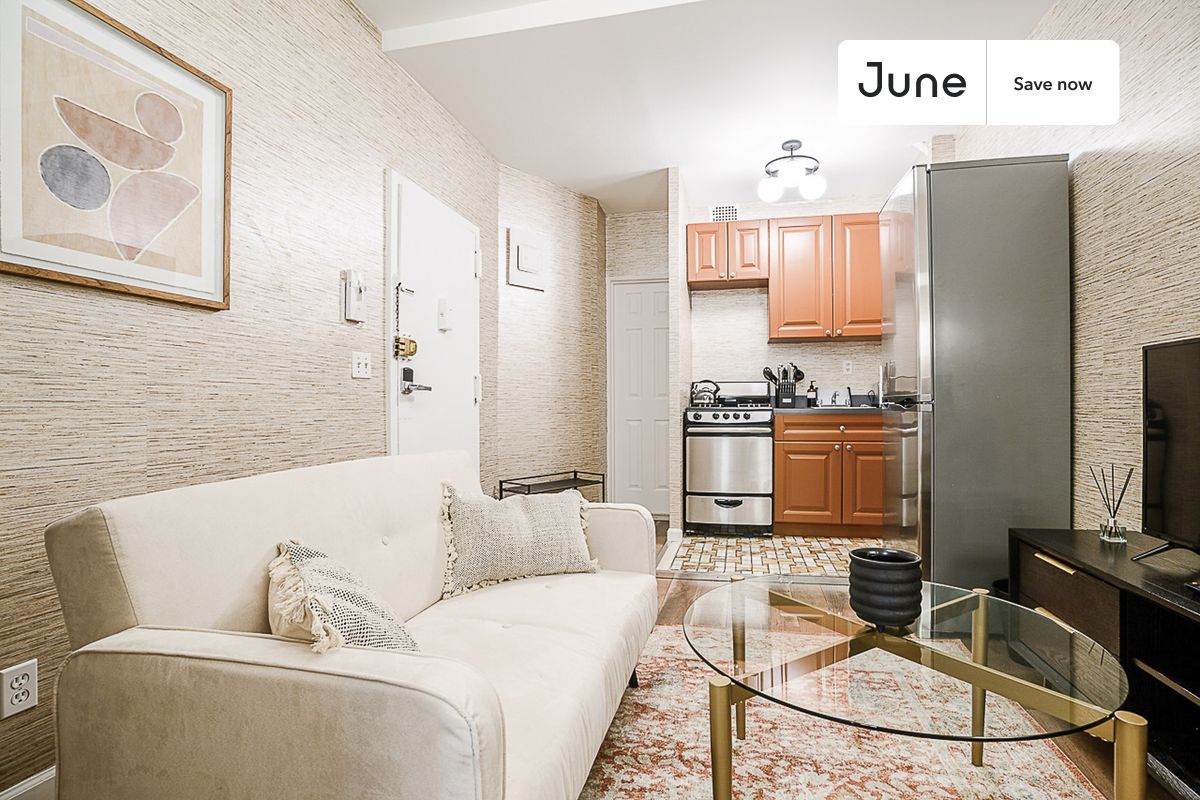1 bedroom in Hell's Kitchen on flexible lease terms.
Check out 3D tour now: https://jnhm.es/OA
This 1 bedroom apartment on the Hell's Kitchen is available on a 12 month lease or a flexible short term (31 to 364 days) lease. You pick your custom start and end date. Monthly rent rate is determined by furnishing preference, move-in date and move-out date. Speak to a June representative for recommendations on the best stay duration for the lowest rate, and learn more about this home on the June website: https://jnhm.es/BM
Amenities of this home: Dishwasher, Wi-Fi - Paid separately (High-Speed), Guarantors Allowed, 32-inch Flat-Screen TV, Couple-Friendly, Private Bathroom, South facing, Folding desk, Full bed, Smart lock, Hardwood Flooring, Microwave, Oven, Refrigerator, also, this unit is conveniently located, several local parks, restaurants and bars are just minutes away.
About June Homes: Welcome to the easiest rental experience of your life. Rent furnished or unfurnished apartments on a 12 month lease or a flexible short term (31 to 364 days). As a resident, you’ll have access to 24/7 support and monthly cleanings of the home’s shared spaces. Sign up now to apply online for your next home with June: https://jnhm.es/sign-roomi
Brokers welcome! Contact us for more details.
Interested? Use this listing ID when speaking to June team: #185