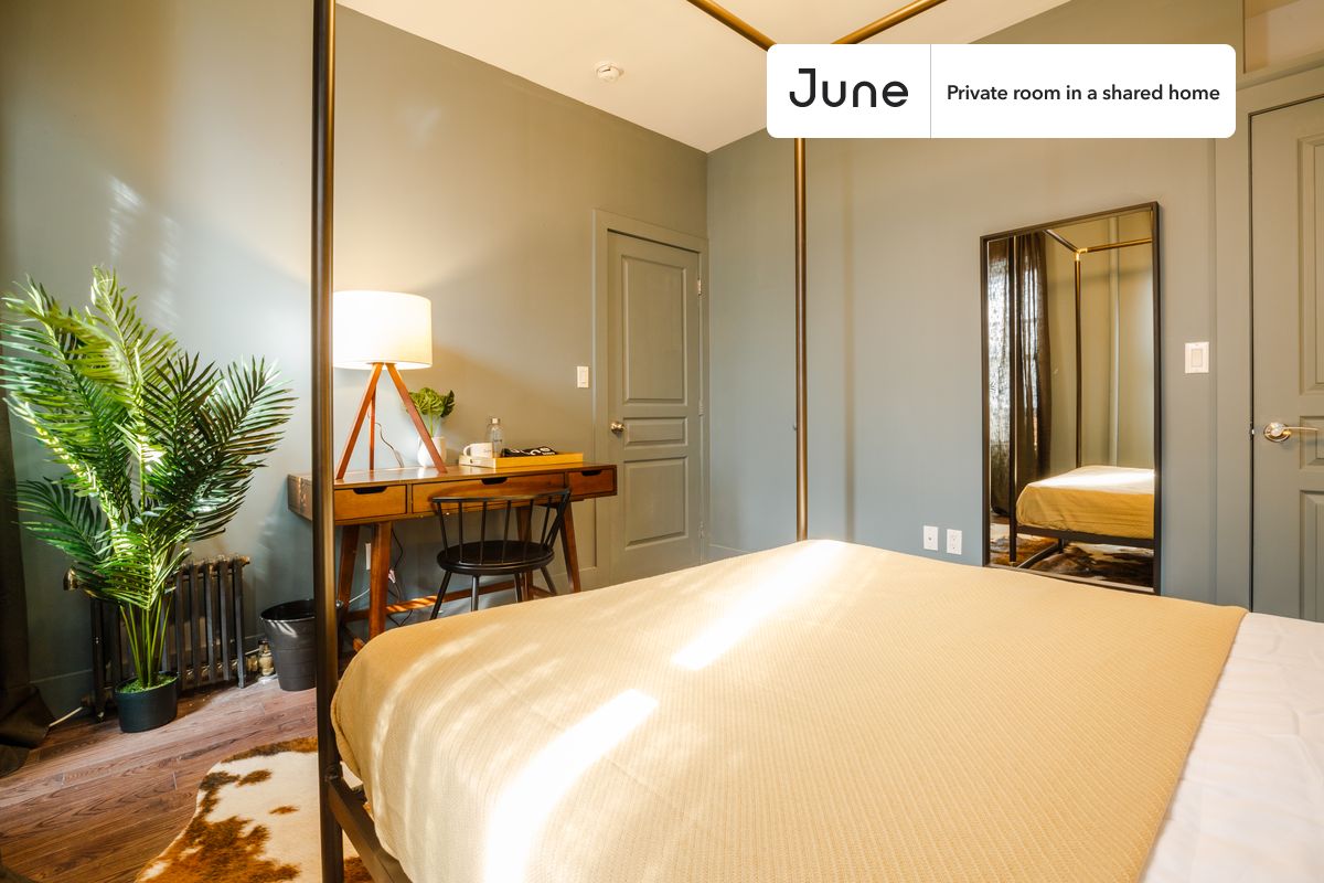 

PLEASE NOTE: This is a private room in a shared apartment. You will have your own bedroom and shared common areas (kitchen, bathroom, etc.) with other residents.

Queen bedroom in a 5 bedroom / 2 bathroom apartment!

Check out 3D tour now:  https://jnhm.es/PU

This  Queen room in West Harlem  is available on a 12 month lease or a flexible short term (31 to 364 days) lease. You pick your custom start and end date. Monthly rent rate is determined by furnishing preference, move-in date and move-out date. Speak to a June representative for recommendations on the best stay duration for the lowest rate, and learn more about this home on the June website:  https://jnhm.es/DW

Amenities of this home:   Dishwasher,    Furnished Common Areas,    Wi-Fi - Paid separately (High-Speed),    Elevator,    Guarantors Allowed,       32-inch Flat-Screen TV,       Laundry - Paid separately (in building),    AC (Common space),    Hardwood Flooring,    Microwave,    Oven,    Refrigerator,   also, this unit is conveniently located, several local parks, restaurants and bars are just minutes away.

About June Homes: Welcome to the easiest rental experience of your life. Rent furnished or unfurnished apartments on a 12 month lease or a flexible short term (31 to 364 days). As a resident, you’ll have access to 24/7 support and monthly cleanings of the home’s shared spaces. Sign up now to apply online for your next home with June: https://jnhm.es/sign-roomi

Brokers welcome! Contact us for more details.

Interested? Use this listing ID when speaking to June team:  #225 D