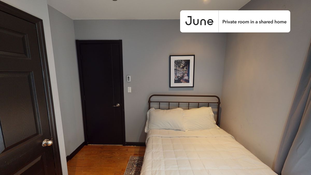 

PLEASE NOTE: This is a private room in a shared apartment. You will have your own bedroom and shared common areas (kitchen, bathroom, etc.) with other residents.

Full bedroom in a 4 bedroom / 1 bathroom apartment!

Check out 3D tour now:  https://jnhm.es/U1

This  Full room in Upper West Side  is available on a 12 month lease or a flexible short term (31 to 364 days) lease. You pick your custom start and end date. Monthly rent rate is determined by furnishing preference, move-in date and move-out date. Speak to a June representative for recommendations on the best stay duration for the lowest rate, and learn more about this home on the June website:  https://jnhm.es/5AY

Amenities of this home:   Laundry in home (free),    Street parking - City permit required,       32-inch Flat-Screen TV,       Guarantors Allowed,    Elevator,    Wi-Fi - Paid separately (High-Speed),    Furnished Common Areas,    Dishwasher,    Courtyard,    Hardwood Flooring,    Microwave,    Oven,    Refrigerator,   also, this unit is conveniently located, several local parks, restaurants and bars are just minutes away.

About June Homes: Welcome to the easiest rental experience of your life. Rent furnished or unfurnished apartments on a 12 month lease or a flexible short term (31 to 364 days). As a resident, you’ll have access to 24/7 support and monthly cleanings of the home’s shared spaces. Sign up now to apply online for your next home with June: https://jnhm.es/sign-roomi

Brokers welcome! Contact us for more details.

Interested? Use this listing ID when speaking to June team:  #550 B