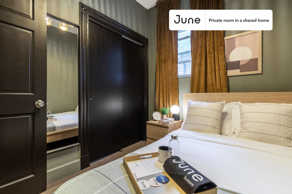 

PLEASE NOTE: This is a private room in a shared apartment. You will have your own bedroom and shared common areas (kitchen, bathroom, etc.) with other residents.

Full bedroom in a 4 bedroom / 1 bathroom apartment!

Check out 3D tour now:  https://jnhm.es/Q6

This  Full room in Mission Hill  is available on a 12 month lease or a flexible short term (31 to 364 days) lease. You pick your custom start and end date. Monthly rent rate is determined by furnishing preference, move-in date and move-out date. Speak to a June representative for recommendations on the best stay duration for the lowest rate, and learn more about this home on the June website:  https://jnhm.es/Fq

Amenities of this home:   Dishwasher,    Furnished Common Areas,    Wi-Fi - Paid separately (High-Speed),    Guarantors Allowed,       32-inch Flat-Screen TV,       Street parking - City permit required,    Laundry - Paid separately (in building),    Hardwood Flooring,    Microwave,    Oven,    Refrigerator,   also, this unit is conveniently located, several local parks, restaurants and bars are just minutes away.

About June Homes: Welcome to the easiest rental experience of your life. Rent furnished or unfurnished apartments on a 12 month lease or a flexible short term (31 to 364 days). As a resident, you’ll have access to 24/7 support and monthly cleanings of the home’s shared spaces. Sign up now to apply online for your next home with June: https://jnhm.es/sign-roomi

Brokers welcome! Contact us for more details.

Interested? Kindly note that the minimum stay duration would be 31 days. 

Use this listing ID when speaking to June team:  #255 A