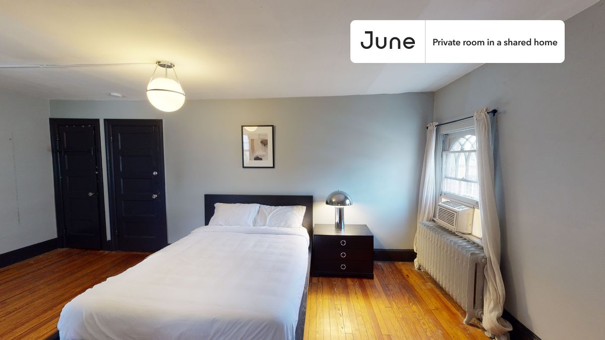 

PLEASE NOTE: This is a private room in a shared apartment. You will have your own bedroom and shared common areas (kitchen, bathroom, etc.) with other residents.

Queen bedroom in a 7 bedroom / 3.5 bathroom apartment!

Check out 3D tour now:  https://jnhm.es/Pa

This  Queen room in Woodley Park  is available on a 12 month lease or a flexible short term (31 to 364 days) lease. You pick your custom start and end date. Monthly rent rate is determined by furnishing preference, move-in date and move-out date. Speak to a June representative for recommendations on the best stay duration for the lowest rate, and learn more about this home on the June website:  https://jnhm.es/yj

Amenities of this home:   Dishwasher,    Patio,    Furnished Common Areas,    Wi-Fi - Paid separately (High-Speed),    Outdoor space,    Guarantors Allowed,       32-inch Flat-Screen TV,    Gym,    Dine in kitchen,       Laundry in home (free),    Parking Spot (Paid separately),    Hardwood Flooring,    Microwave,    Oven,    Refrigerator,   also, this unit is conveniently located, several local parks, restaurants and bars are just minutes away.

About June Homes: Welcome to the easiest rental experience of your life. Rent furnished or unfurnished apartments on a 12 month lease or a flexible short term (31 to 364 days). As a resident, you’ll have access to 24/7 support and monthly cleanings of the home’s shared spaces. Sign up now to apply online for your next home with June: https://jnhm.es/sign-roomi

Brokers welcome! Contact us for more details.

Interested? Kindly note that the minimum stay duration would be 31 days. 

Use this listing ID when speaking to June team:  #115 3A