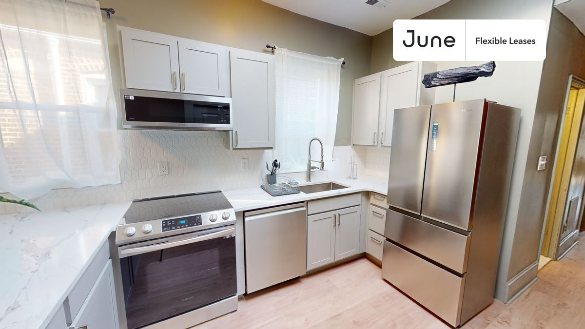 

4 bedroom in Columbia Heights on flexible lease terms.

Check out 3D tour now:  https://jnhm.es/Sd

This 4 bedrooms, 2 bath apartment on the Columbia Heights  is available on a flexible 1-18 month lease. Monthly rent rate is determined by furnishing preference, move-in date and move-out date. Speak to a June representative for recommendations on the best stay duration for the lowest rate, and learn more about this home on the June website:

Amenities of this home:   Dishwasher,    Furnished Common Areas,    Wi-Fi - Paid separately (High-Speed),    Outdoor space,    Guarantors Allowed,       32-inch Flat-Screen TV,    Dine in kitchen,    Central AC (Common space),    Laundry in home (free),       Hardwood Flooring,    Microwave,    Oven,    Refrigerator,   also, this unit is conveniently located, several local parks, restaurants and bars are just minutes away.

About June Homes: Welcome to the easiest rental experience of your life. Rent furnished or unfurnished apartments for 1 - 18 months, bypass hidden costs and broker fees and enjoy an easy move-in. As a resident, you’ll have access to 24/7 support and monthly cleanings of the home’s shared spaces. Sign up now to apply online for your next home with June: https://jnhm.es/sign-roomi

Use this listing ID when speaking to June team: #336