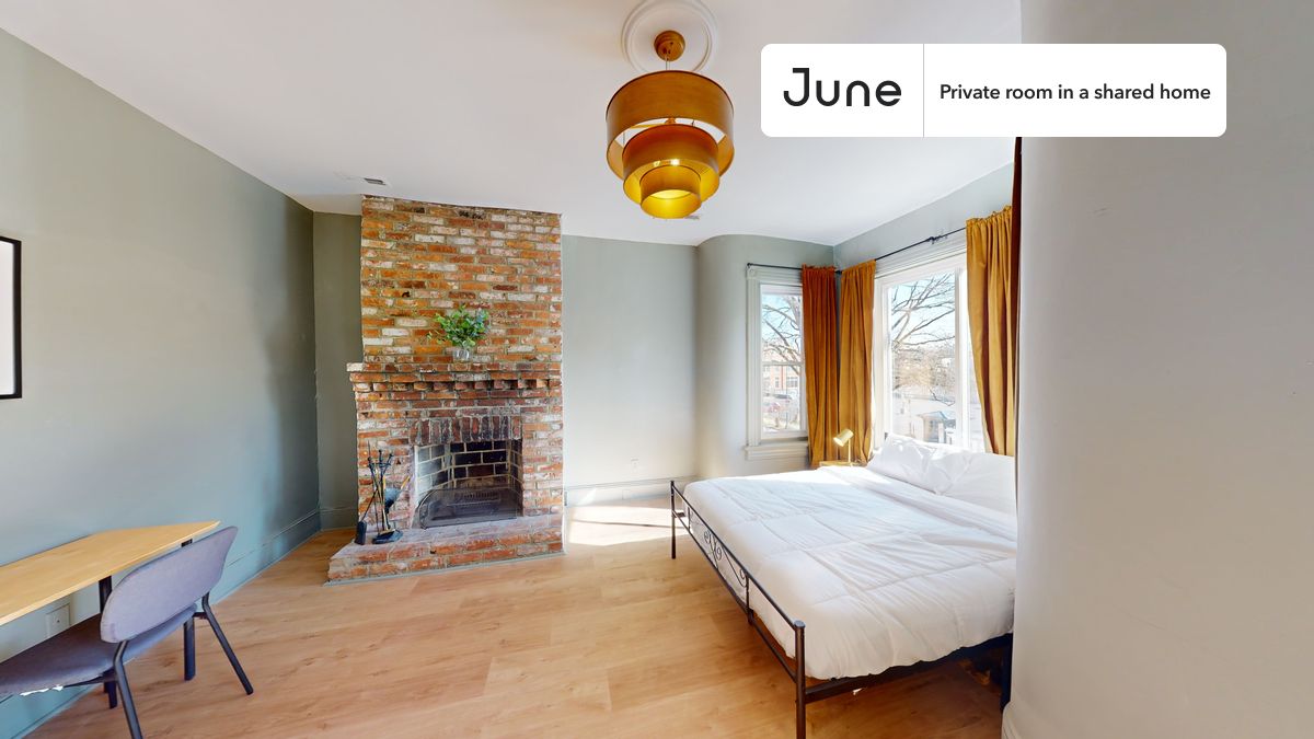 Limited time offer! Get $100 off your next rent with code SUMMER100. Mention it to our team!

Queen bedroom in a 4 bedroom / 2 bathroom apartment!

Check out 3D tour now:  https://jnhm.es/Sd

This  Queen room in Columbia Heights  is available on a 12 month lease or a flexible short term (31 to 364 days) lease. You pick your custom start and end date. Monthly rent rate is determined by furnishing preference, move-in date and move-out date. Speak to a June representative for recommendations on the best stay duration for the lowest rate, and learn more about this home on the June website:  https://jnhm.es/JQ

Amenities of this home:   Dishwasher,    Furnished Common Areas,    Wi-Fi - Paid separately (High-Speed),    Guarantors Allowed,       32-inch Flat-Screen TV,    Dine in kitchen,    Central AC (Common space),    Laundry in home (free),       Hardwood Flooring,    Microwave,    Oven,    Refrigerator,   also, this unit is conveniently located, several local parks, restaurants and bars are just minutes away.

About June Homes: Welcome to the easiest rental experience of your life. Rent furnished or unfurnished apartments on a 12 month lease or a flexible short term (31 to 364 days). As a resident, you’ll have access to 24/7 support and monthly cleanings of the home’s shared spaces. Sign up now to apply online for your next home with June: https://jnhm.es/sign-roomi

Brokers accepted. 5% commission on rent.

Interested? Kindly note that the minimum stay duration would be 31 days. 

Use this listing ID when speaking to June team:  #336 B