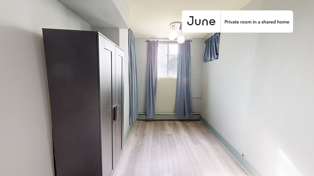 

PLEASE NOTE: This is a private room in a shared apartment. You will have your own bedroom and shared common areas (kitchen, bathroom, etc.) with other residents.

Full bedroom in a 5 bedroom / 2 bathroom apartment!

Check out 3D tour now:  https://jnhm.es/S3

This  Full room in Columbia Heights  is available on a 12 month lease or a flexible short term (31 to 364 days) lease. You pick your custom start and end date. Monthly rent rate is determined by furnishing preference, move-in date and move-out date. Speak to a June representative for recommendations on the best stay duration for the lowest rate, and learn more about this home on the June website:  https://jnhm.es/JY

Amenities of this home:   Dishwasher,    Furnished Common Areas,    Wi-Fi - Paid separately (High-Speed),    Outdoor space,    Guarantors Allowed,       Decorative fireplace,    32-inch Flat-Screen TV,    Dine in kitchen,    Central AC (Common space),    Laundry in home (free),       Hardwood Flooring,    Microwave,    Oven,    Refrigerator,   also, this unit is conveniently located, several local parks, restaurants and bars are just minutes away.

About June Homes: Welcome to the easiest rental experience of your life. Rent furnished or unfurnished apartments on a 12 month lease or a flexible short term (31 to 364 days). As a resident, you’ll have access to 24/7 support and monthly cleanings of the home’s shared spaces. Sign up now to apply online for your next home with June: https://jnhm.es/sign-roomi

Brokers welcome! Contact us for more details.

Interested? Kindly note that the minimum stay duration would be 31 days. 

Use this listing ID when speaking to June team:  #337 A