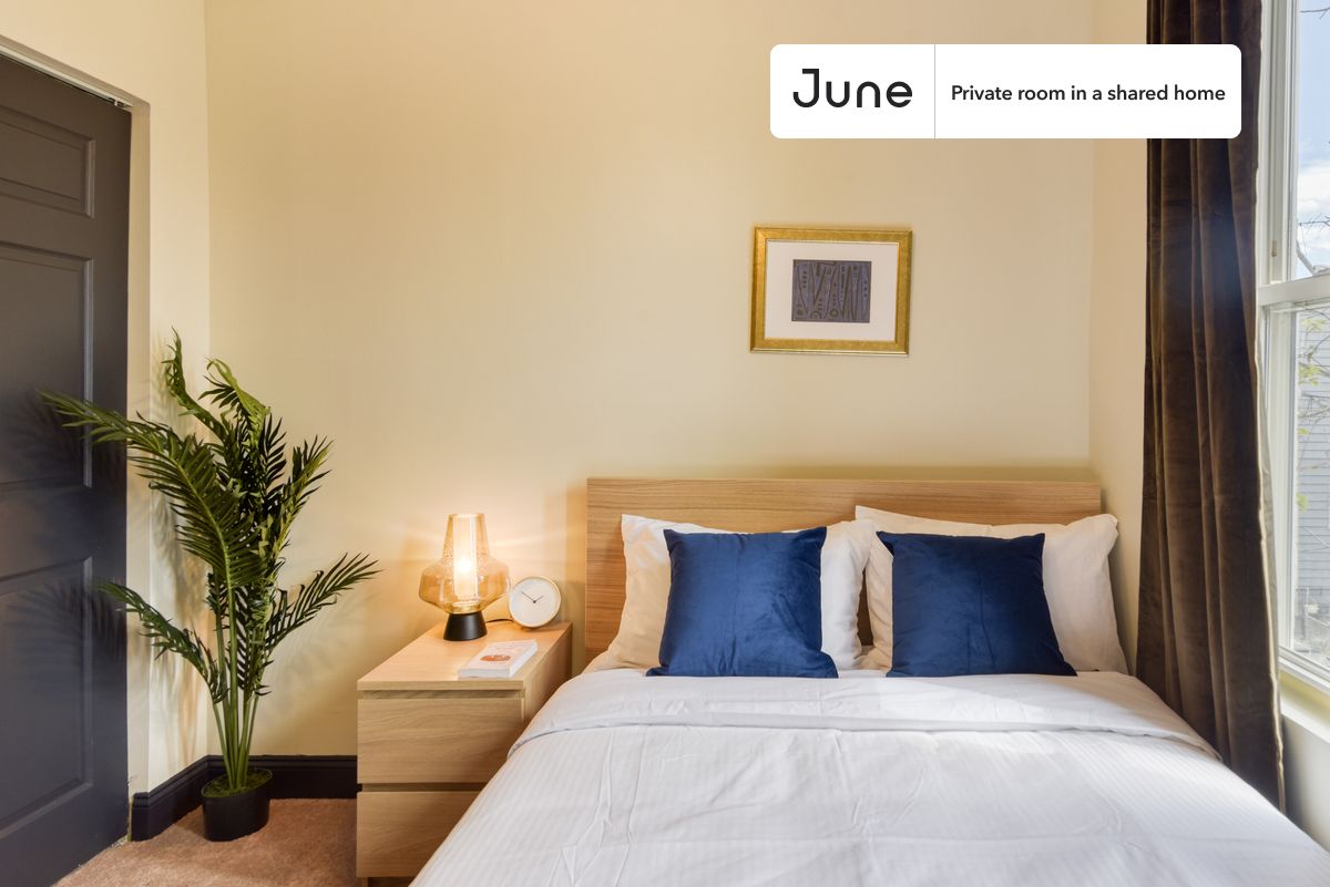 

PLEASE NOTE: This is a private room in a shared apartment. You will have your own bedroom and shared common areas (kitchen, bathroom, etc.) with other residents.

Full bedroom in a 5 bedroom / 2 bathroom apartment!

Check out 3D tour now:  https://jnhm.es/Pp

This  Full room in Columbia Heights  is available on a 12 month lease or a flexible short term (31 to 364 days) lease. You pick your custom start and end date. Monthly rent rate is determined by furnishing preference, move-in date and move-out date. Speak to a June representative for recommendations on the best stay duration for the lowest rate, and learn more about this home on the June website:  https://jnhm.es/A4

Amenities of this home:   Dishwasher,    Patio,    Furnished Common Areas,    Wi-Fi - Paid separately (High-Speed),    Outdoor space,    Guarantors Allowed,       32-inch Flat-Screen TV,    Central AC (Common space),    Laundry in home (free),       Hardwood Flooring,    Microwave,    Oven,    Refrigerator,   also, this unit is conveniently located, several local parks, restaurants and bars are just minutes away.

About June Homes: Welcome to the easiest rental experience of your life. Rent furnished or unfurnished apartments on a 12 month lease or a flexible short term (31 to 364 days). As a resident, you’ll have access to 24/7 support and monthly cleanings of the home’s shared spaces. Sign up now to apply online for your next home with June: https://jnhm.es/sign-roomi

Brokers welcome! Contact us for more details.

Interested? Kindly note that the minimum stay duration would be 31 days. 

Use this listing ID when speaking to June team:  #175 2C