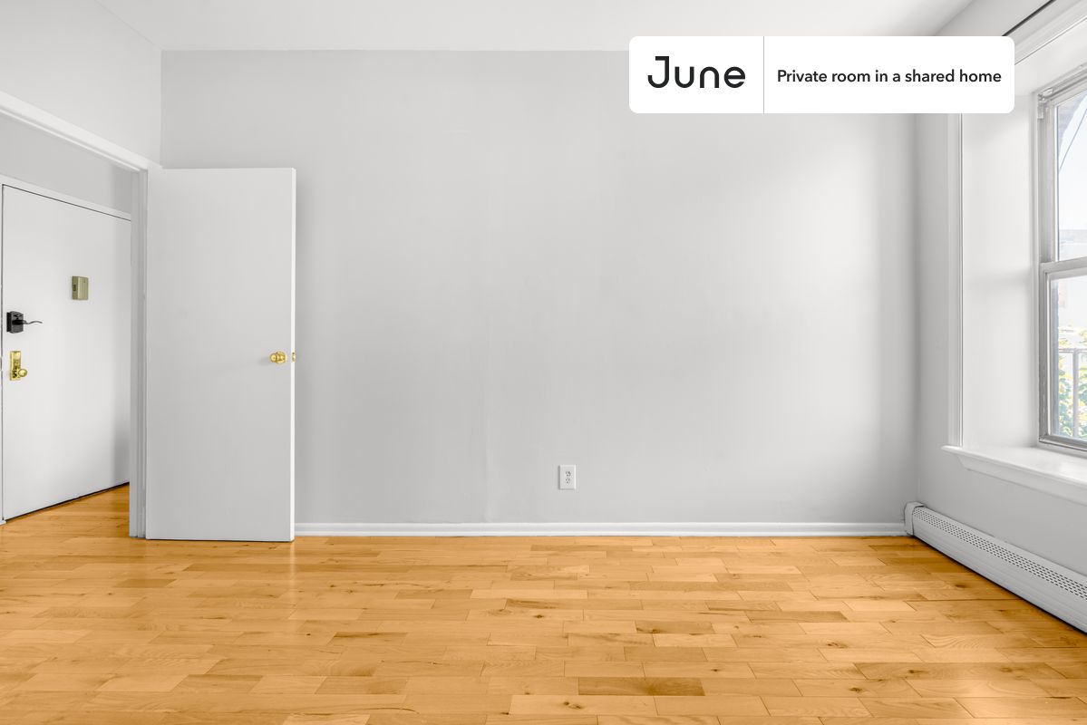 Full bedroom in a 2 bedroom / 1 bathroom apartment!
Check out 3D tour now: https://jnhm.es/87g
This Full room in Clinton Hill is available on a flexible 1-18 month lease. Monthly rent rate is determined by furnishing preference, move-in date and move-out date. Speak to a June representative for recommendations on the best stay duration for the lowest rate, and learn more about this home on the June website: https://jnhm.es/6es
Amenities of this home: Furnished Common Areas, Wi-Fi - Paid separately (High-Speed), Guarantors Allowed, 32-inch Flat-Screen TV, Hardwood Flooring, Microwave, Oven, Refrigerator, also, this unit is conveniently located, several local parks, restaurants and bars are just minutes away.
About June Homes: Welcome to the easiest rental experience of your life. Rent furnished or unfurnished apartments for 1 - 18 months, bypass hidden costs and broker fees and enjoy an easy move-in. As a resident, you’ll have access to 24/7 support and monthly cleanings of the home’s shared spaces. Sign up now to apply online for your next home with June: https://jnhm.es/sign-roomi
Interested? Use this listing ID when speaking to June team: #1366 A