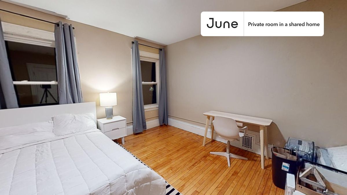PLEASE NOTE: This is a private room in a shared apartment. You will have your own bedroom and shared common areas (kitchen, bathroom, etc.) with other residents.
Full bedroom in a 6 bedroom / 2 bathroom apartment!
Check out 3D tour now: https://jnhm.es/89I
This Full room in Brighton is available on a 12 month lease or a flexible short term (31 to 364 days) lease. You pick your custom start and end date. Monthly rent rate is determined by furnishing preference, move-in date and move-out date. Speak to a June representative for recommendations on the best stay duration for the lowest rate, and learn more about this home on the June website: https://jnhm.es/6bp
Amenities of this home: Dishwasher, Furnished Common Areas, Wi-Fi - Paid separately (High-Speed), Guarantors Allowed, Decorative fireplace, 32-inch Flat-Screen TV, Paid parking, Laundry - Paid separately (in building), Front porch, Hardwood Flooring, Microwave, Oven, Refrigerator, also, this unit is conveniently located, several local parks, restaurants and bars are just minutes away.
About June Homes: Welcome to the easiest rental experience of your life. Rent furnished or unfurnished apartments on a 12 month lease or a flexible short term (31 to 364 days). As a resident, you’ll have access to 24/7 support and monthly cleanings of the home’s shared spaces. Sign up now to apply online for your next home with June: https://jnhm.es/sign-roomi
Brokers welcome! Contact us for more details.
Interested? Kindly note that the minimum stay duration would be 31 days.
Use this listing ID when speaking to June team: #1301 E