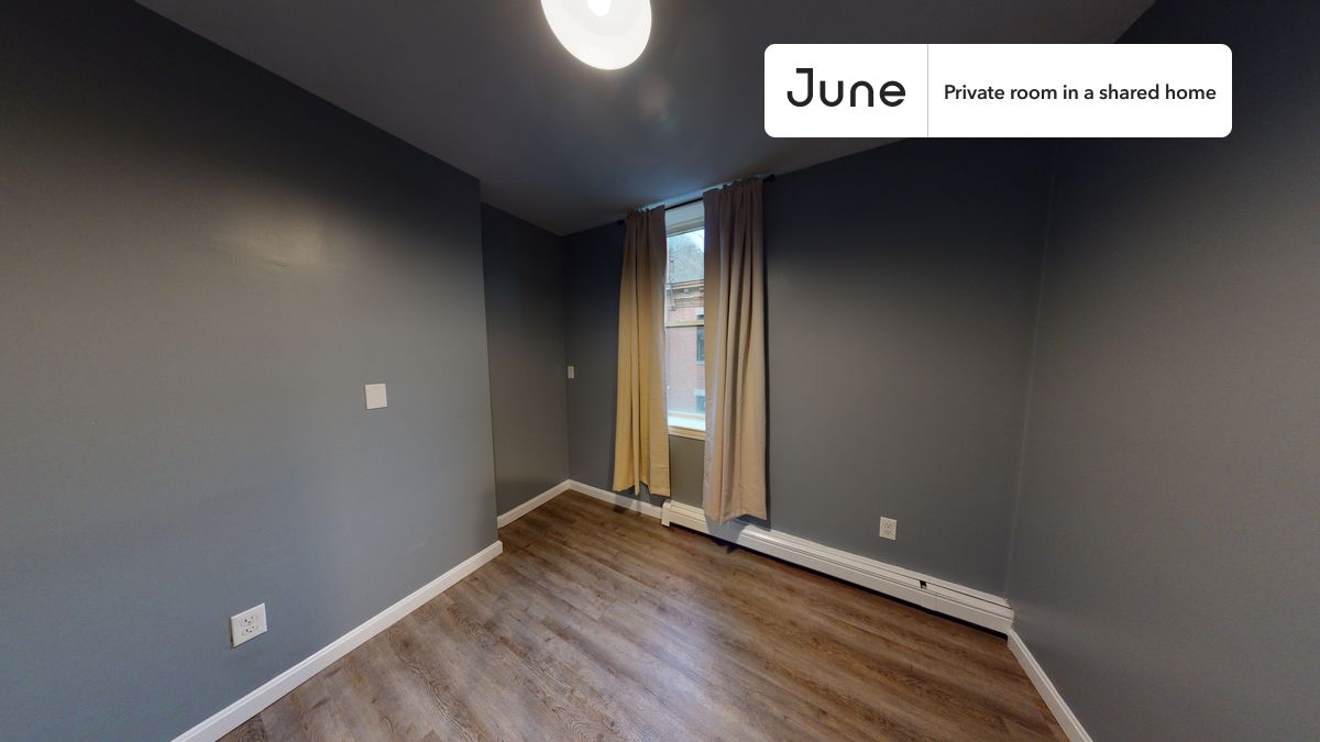 

PLEASE NOTE: This is a private room in a shared apartment. You will have your own bedroom and shared common areas (kitchen, bathroom, etc.) with other residents.

Full bedroom in a 3 bedroom / 1 bathroom apartment!

Check out 3D tour now:  https://jnhm.es/Rp

This  Full room in North End  is available on a 12 month lease or a flexible short term (31 to 364 days) lease. You pick your custom start and end date. Monthly rent rate is determined by furnishing preference, move-in date and move-out date. Speak to a June representative for recommendations on the best stay duration for the lowest rate, and learn more about this home on the June website:  https://jnhm.es/5xh

Amenities of this home:   Laundry - Paid separately (in building),    Street parking - City permit required,    32-inch Flat-Screen TV,       Guarantors Allowed,    Wi-Fi - Paid separately (High-Speed),    Furnished Common Areas,    Dishwasher,       Hardwood Flooring,    Microwave,    Oven,    Refrigerator,   also, this unit is conveniently located, several local parks, restaurants and bars are just minutes away.

About June Homes: Welcome to the easiest rental experience of your life. Rent furnished or unfurnished apartments on a 12 month lease or a flexible short term (31 to 364 days). As a resident, you’ll have access to 24/7 support and monthly cleanings of the home’s shared spaces. Sign up now to apply online for your next home with June: https://jnhm.es/sign-roomi

Brokers welcome! Contact us for more details.

Interested? Kindly note that the minimum stay duration would be 31 days. 

Use this listing ID when speaking to June team:  #471 B