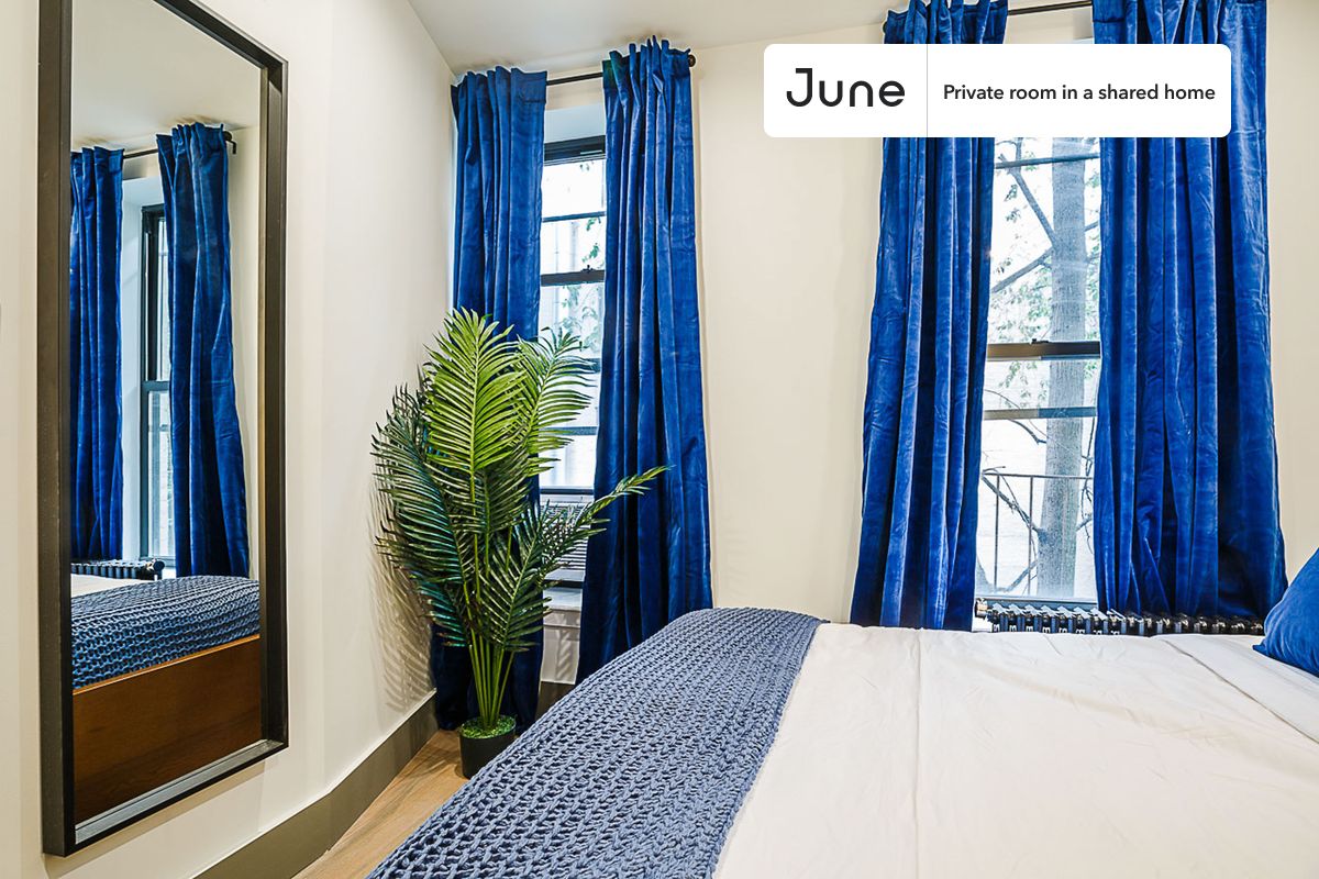 Move-In Ready Home with 30% Off Furnishing Fee. Apply Now!
Full bedroom in a 3 bedroom / 2 bathroom apartment!
Check out 3D tour now: https://jnhm.es/RJ
This Full room in Upper West Side is available on a flexible 1-18 month lease. Monthly rent rate is determined by furnishing preference, move-in date and move-out date. Speak to a June representative for recommendations on the best stay duration for the lowest rate, and learn more about this home on the June website: https://jnhm.es/CB
Amenities of this home: Dishwasher, Furnished Common Areas, Wi-Fi - Paid separately (High-Speed), Guarantors Allowed, 32-inch Flat-Screen TV, Dine in kitchen, Laundry in home (free), Hardwood Flooring, Microwave, Oven, Refrigerator, also, this unit is conveniently located, several local parks, restaurants and bars are just minutes away.
About June Homes: Welcome to the easiest rental experience of your life. Rent furnished or unfurnished apartments for 1 - 18 months, bypass hidden costs and broker fees and enjoy an easy move-in. As a resident, you’ll have access to 24/7 support and monthly cleanings of the home’s shared spaces. Sign up now to apply online for your next home with June: https://jnhm.es/sign-roomi
Interested? Use this listing ID when speaking to June team: #197 C