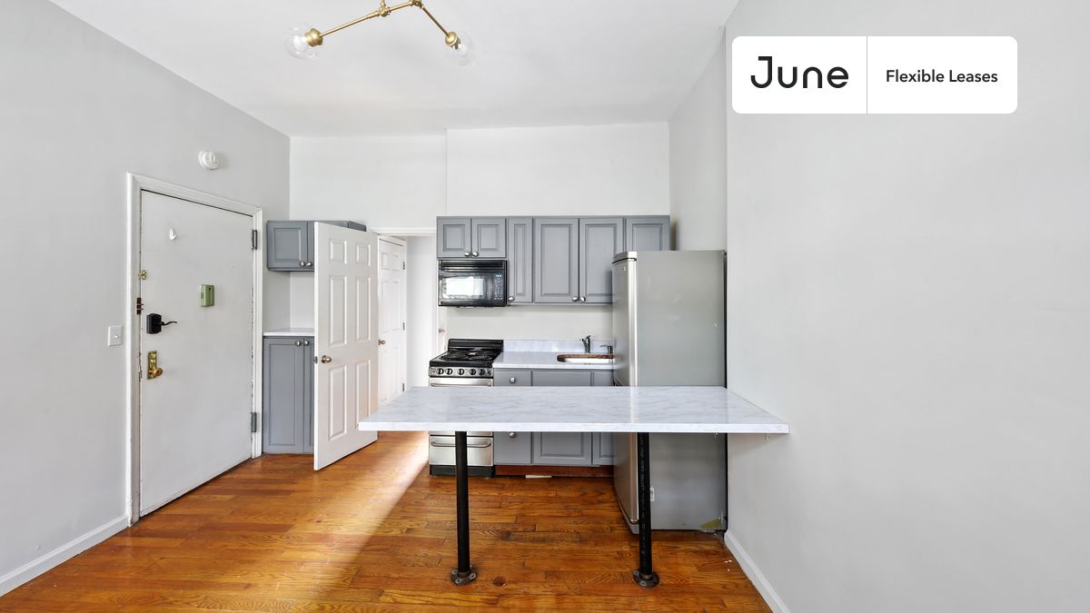 Move-In Ready Home with 30% Off Furnishing Fee. Apply Now!
1 bedroom in Columbus Circle on flexible lease terms.
Check out 3D tour now: https://jnhm.es/5p
This 1 bedroom apartment on the Columbus Circle is available on a flexible 1-18 month lease. Monthly rent rate is determined by furnishing preference, move-in date and move-out date. Speak to a June representative for recommendations on the best stay duration for the lowest rate, and learn more about this home on the June website: https://jnhm.es/5v5
Amenities of this home: Dishwasher, Wi-Fi - Paid separately (High-Speed), Elevator, Guarantors Allowed, Couple-Friendly, Hardwood Flooring, Microwave, Oven, Refrigerator, also, this unit is conveniently located, several local parks, restaurants and bars are just minutes away.
About June Homes: Welcome to the easiest rental experience of your life. Rent furnished or unfurnished apartments for 1 - 18 months, bypass hidden costs and broker fees and enjoy an easy move-in. As a resident, you’ll have access to 24/7 support and monthly cleanings of the home’s shared spaces. Sign up now to apply online for your next home with June: https://jnhm.es/sign-roomi
Interested? Use this listing ID when speaking to June team: #437
