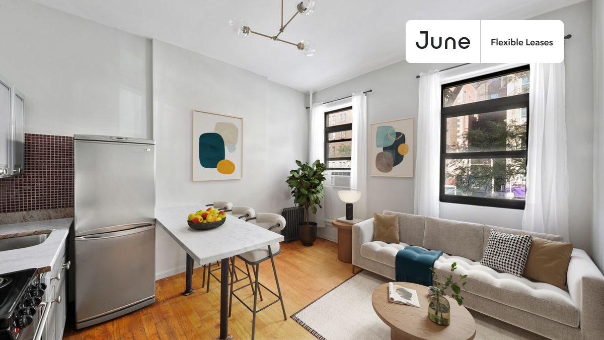 Move-In Ready Home with 30% Off Furnishing Fee. Apply Now!
1 bedroom in Columbus Circle on flexible lease terms.
Check out 3D tour now: https://jnhm.es/5p
This 1 bedroom apartment on the Columbus Circle is available on a flexible 1-18 month lease. Monthly rent rate is determined by furnishing preference, move-in date and move-out date. Speak to a June representative for recommendations on the best stay duration for the lowest rate, and learn more about this home on the June website: https://jnhm.es/5v5
Amenities of this home: Dishwasher, Wi-Fi - Paid separately (High-Speed), Elevator, Guarantors Allowed, Couple-Friendly, Hardwood Flooring, Microwave, Oven, Refrigerator, also, this unit is conveniently located, several local parks, restaurants and bars are just minutes away.
About June Homes: Welcome to the easiest rental experience of your life. Rent furnished or unfurnished apartments for 1 - 18 months, bypass hidden costs and broker fees and enjoy an easy move-in. As a resident, you’ll have access to 24/7 support and monthly cleanings of the home’s shared spaces. Sign up now to apply online for your next home with June: https://jnhm.es/sign-roomi
Interested? Use this listing ID when speaking to June team: #437