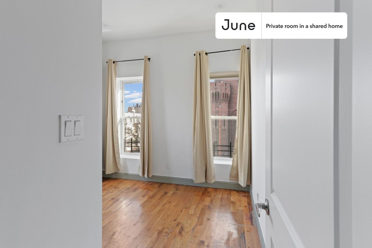

PLEASE NOTE: This is a private room in a shared apartment. You will have your own bedroom and shared common areas (kitchen, bathroom, etc.) with other residents.

Full bedroom in a 4 bedroom / 2 bathroom apartment!

Check out 3D tour now:  https://jnhm.es/84q

This  Full room in Bedford-Stuyvesant  is available on a 12 month lease or a flexible short term (31 to 364 days) lease. You pick your custom start and end date. Monthly rent rate is determined by furnishing preference, move-in date and move-out date. Speak to a June representative for recommendations on the best stay duration for the lowest rate, and learn more about this home on the June website:  https://jnhm.es/5Op

Amenities of this home:   Dishwasher,    Furnished Common Areas,    Wi-Fi - Paid separately (High-Speed),    Guarantors Allowed,       Central AC (Common space),       Wall-Mounted TV,    Hardwood Flooring,    Microwave,    Oven,    Refrigerator,   also, this unit is conveniently located, several local parks, restaurants and bars are just minutes away.

About June Homes: Welcome to the easiest rental experience of your life. Rent furnished or unfurnished apartments on a 12 month lease or a flexible short term (31 to 364 days). As a resident, you’ll have access to 24/7 support and monthly cleanings of the home’s shared spaces. Sign up now to apply online for your next home with June: https://jnhm.es/sign-roomi

Brokers welcome! Contact us for more details.

Interested? Use this listing ID when speaking to June team:  #839 A