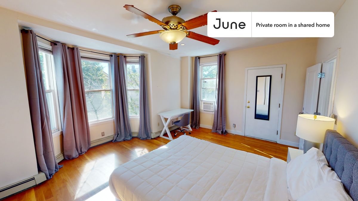 PLEASE NOTE: This is a private room in a shared apartment. You will have your own bedroom and shared common areas (kitchen, bathroom, etc.) with other residents.
Full bedroom in a 6 bedroom / 2 bathroom apartment!
Check out 3D tour now: https://jnhm.es/89b
This Full room in JFK/UMass is available on a 12 month lease or a flexible short term (31 to 364 days) lease. You pick your custom start and end date. Monthly rent rate is determined by furnishing preference, move-in date and move-out date. Speak to a June representative for recommendations on the best stay duration for the lowest rate, and learn more about this home on the June website: https://jnhm.es/62u
Amenities of this home: Dishwasher, Furnished Common Areas, Wi-Fi - Paid separately (High-Speed), Outdoor space, Guarantors Allowed, 32-inch Flat-Screen TV, Laundry in home (free), Balcony, Shared Home Office, Living area, Hardwood Flooring, Microwave, Oven, Refrigerator, also, this unit is conveniently located, several local parks, restaurants and bars are just minutes away.
About June Homes: Welcome to the easiest rental experience of your life. Rent furnished or unfurnished apartments on a 12 month lease or a flexible short term (31 to 364 days). As a resident, you’ll have access to 24/7 support and monthly cleanings of the home’s shared spaces. Sign up now to apply online for your next home with June: https://jnhm.es/sign-roomi
Brokers welcome! Contact us for more details.
Interested? Kindly note that the minimum stay duration would be 31 days.
Use this listing ID when speaking to June team: #1086 B