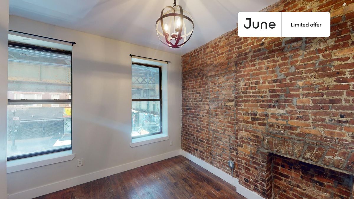 

Full bedroom in a 4 bedroom / 2 bathroom apartment!

Check out 3D tour now:  https://jnhm.es/8cp

This  Full room in Bushwick  is available on a flexible 1-18 month lease. Monthly rent rate is determined by furnishing preference, move-in date and move-out date. Speak to a June representative for recommendations on the best stay duration for the lowest rate, and learn more about this home on the June website:  https://jnhm.es/6ql

Amenities of this home:   Dishwasher,    Furnished Common Areas,    Wi-Fi - Paid separately (High-Speed),    Guarantors Allowed,       32-inch Flat-Screen TV,    Central AC (Common space),    Laundry in home (free),    Hardwood Flooring,    Microwave,    Oven,    Refrigerator,   also, this unit is conveniently located, several local parks, restaurants and bars are just minutes away.

About June Homes: Welcome to the easiest rental experience of your life. Rent furnished or unfurnished apartments for 1 - 18 months, bypass hidden costs and broker fees and enjoy an easy move-in. As a resident, you’ll have access to 24/7 support and monthly cleanings of the home’s shared spaces. Sign up now to apply online for your next home with June: https://jnhm.es/sign-roomi

Interested? Use this listing ID when speaking to June team:  #1627 B