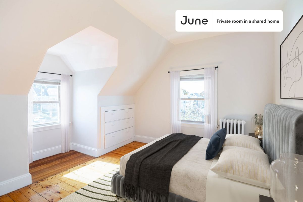 PLEASE NOTE: This is a private room in a shared apartment. You will have your own bedroom and shared common areas (kitchen, bathroom, etc.) with other residents.
Full bedroom in a 7 bedroom / 2 bathroom apartment!
Check out 3D tour now: https://jnhm.es/8bO
This Full room in Brighton is available on a 12 month lease or a flexible short term (31 to 364 days) lease. You pick your custom start and end date. Monthly rent rate is determined by furnishing preference, move-in date and move-out date. Speak to a June representative for recommendations on the best stay duration for the lowest rate, and learn more about this home on the June website: https://jnhm.es/6le
Amenities of this home: Furnished Common Areas, Wi-Fi - Paid separately (High-Speed), Guarantors Allowed, Dine in kitchen, Street parking - City permit required, Laundry in home (free), Hardwood Flooring, Microwave, Oven, Refrigerator, also, this unit is conveniently located, several local parks, restaurants and bars are just minutes away.
About June Homes: Welcome to the easiest rental experience of your life. Rent furnished or unfurnished apartments on a 12 month lease or a flexible short term (31 to 364 days). As a resident, you’ll have access to 24/7 support and monthly cleanings of the home’s shared spaces. Sign up now to apply online for your next home with June: https://jnhm.es/sign-roomi
Brokers welcome! Contact us for more details.
Interested? Kindly note that the minimum stay duration would be 31 days.
Use this listing ID when speaking to June team: #1517 D