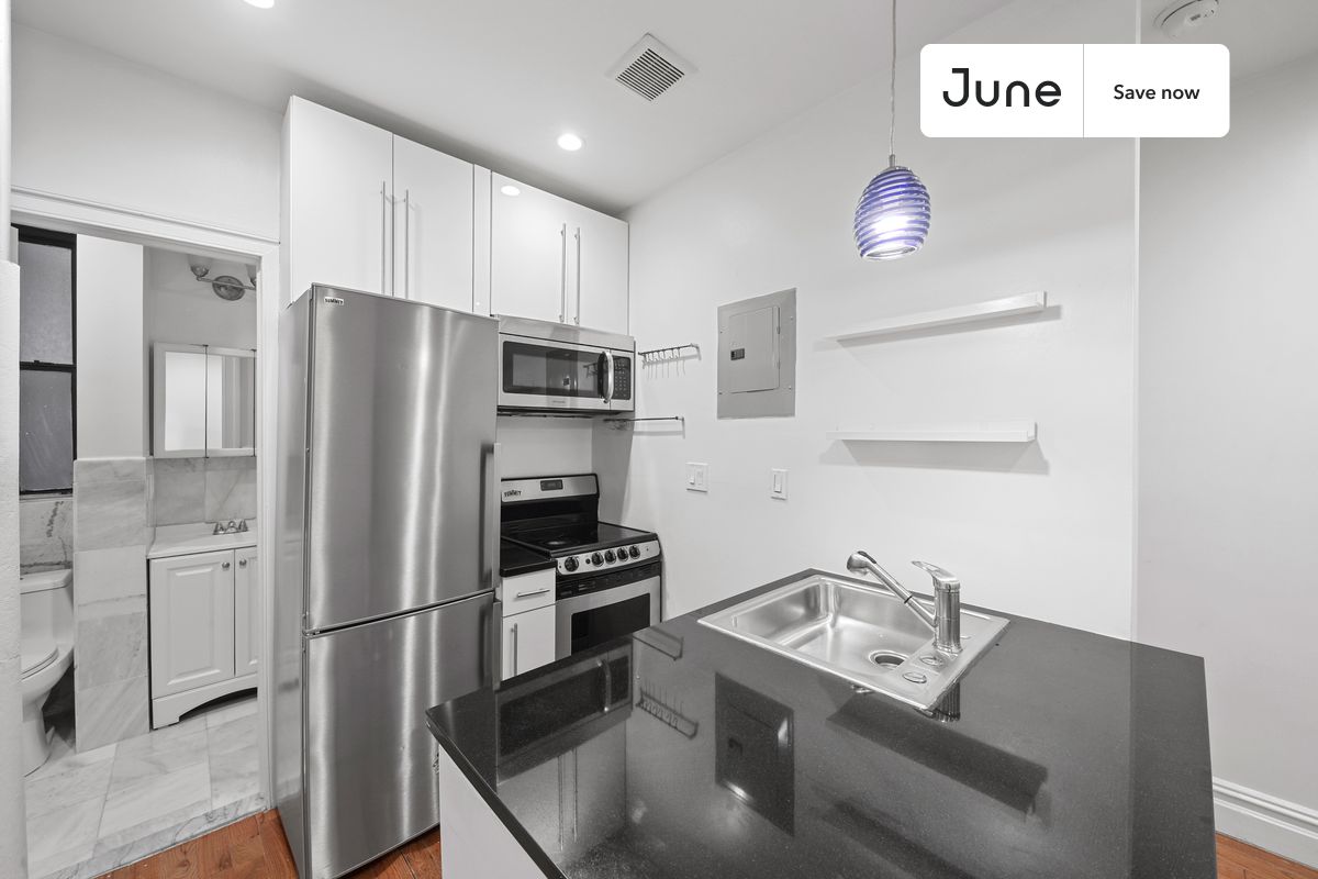 1 bedroom in Columbus Circle on flexible lease terms.
Check out 3D tour now: https://jnhm.es/VS
This 1 bedroom apartment on the Columbus Circle is available on a 12 month lease or a flexible short term (31 to 364 days) lease. You pick your custom start and end date. Monthly rent rate is determined by furnishing preference, move-in date and move-out date. Speak to a June representative for recommendations on the best stay duration for the lowest rate, and learn more about this home on the June website: https://jnhm.es/5Ip
Amenities of this home: Dishwasher, Wi-Fi - Paid separately (High-Speed), Guarantors Allowed, Couple-Friendly, Street parking - City permit required, Laundry in home (free), Hardwood Flooring, Microwave, Oven, Refrigerator, also, this unit is conveniently located, several local parks, restaurants and bars are just minutes away.
About June Homes: Welcome to the easiest rental experience of your life. Rent furnished or unfurnished apartments on a 12 month lease or a flexible short term (31 to 364 days). As a resident, you’ll have access to 24/7 support and monthly cleanings of the home’s shared spaces. Sign up now to apply online for your next home with June: https://jnhm.es/sign-roomi
Brokers welcome! Contact us for more details.
Interested? Use this listing ID when speaking to June team: #719
