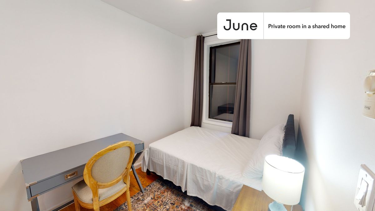 PLEASE NOTE: This is a private room in a shared apartment. You will have your own bedroom and shared common areas (kitchen, bathroom, etc.) with other residents.
Full bedroom in a 3 bedroom / 1 bathroom apartment!
Check out 3D tour now: https://jnhm.es/Wr
This Full room in Upper West Side is available on a 12 month lease or a flexible short term (31 to 364 days) lease. You pick your custom start and end date. Monthly rent rate is determined by furnishing preference, move-in date and move-out date. Speak to a June representative for recommendations on the best stay duration for the lowest rate, and learn more about this home on the June website: https://jnhm.es/5K8
Amenities of this home: Dishwasher, Furnished Common Areas, Wi-Fi - Paid separately (High-Speed), Guarantors Allowed, 32-inch Flat-Screen TV, Street parking - City permit required, Laundry in home (free), Hardwood Flooring, Microwave, Oven, Refrigerator, also, this unit is conveniently located, several local parks, restaurants and bars are just minutes away.
About June Homes: Welcome to the easiest rental experience of your life. Rent furnished or unfurnished apartments on a 12 month lease or a flexible short term (31 to 364 days). As a resident, you’ll have access to 24/7 support and monthly cleanings of the home’s shared spaces. Sign up now to apply online for your next home with June: https://jnhm.es/sign-roomi
Brokers welcome! Contact us for more details.
Interested? Use this listing ID when speaking to June team: #759 A