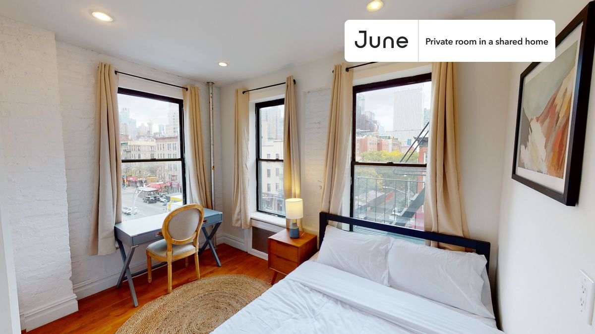 Move-In Ready Home with 30% Off Furnishing Fee. Apply Now!
Queen bedroom in a 2 bedroom / 1 bathroom apartment!
Check out 3D tour now: https://jnhm.es/Wj
This Queen room in Columbus Circle is available on a flexible 1-18 month lease. Monthly rent rate is determined by furnishing preference, move-in date and move-out date. Speak to a June representative for recommendations on the best stay duration for the lowest rate, and learn more about this home on the June website: https://jnhm.es/5Jf
Amenities of this home: Laundry in home (free), Window AC (Common space), Guarantors Allowed, Wi-Fi - Paid separately (High-Speed), Furnished Common Areas, Dishwasher, Wall-Mounted TV, Hardwood Flooring, Microwave, Oven, Refrigerator, also, this unit is conveniently located, several local parks, restaurants and bars are just minutes away.
About June Homes: Welcome to the easiest rental experience of your life. Rent furnished or unfurnished apartments for 1 - 18 months, bypass hidden costs and broker fees and enjoy an easy move-in. As a resident, you’ll have access to 24/7 support and monthly cleanings of the home’s shared spaces. Sign up now to apply online for your next home with June: https://jnhm.es/sign-roomi
Interested? Use this listing ID when speaking to June team: #737 A