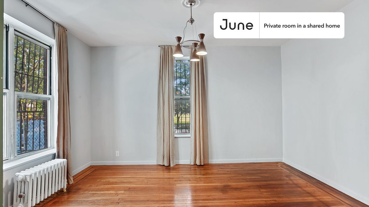 

PLEASE NOTE: This is a private room in a shared apartment. You will have your own bedroom and shared common areas (kitchen, bathroom, etc.) with other residents.

Queen bedroom in a 4 bedroom / 1 bathroom apartment!

Check out 3D tour now:  https://jnhm.es/Oc

This  Queen room in East Williamsburg  is available on a 12 month lease or a flexible short term (31 to 364 days) lease. You pick your custom start and end date. Monthly rent rate is determined by furnishing preference, move-in date and move-out date. Speak to a June representative for recommendations on the best stay duration for the lowest rate, and learn more about this home on the June website:  https://jnhm.es/5wo

Amenities of this home:   Dishwasher,    Furnished Common Areas,    Wi-Fi - Paid separately (High-Speed),    Guarantors Allowed,       32-inch Flat-Screen TV,       Hardwood Flooring,    Microwave,    Oven,    Refrigerator,   also, this unit is conveniently located, several local parks, restaurants and bars are just minutes away.

About June Homes: Welcome to the easiest rental experience of your life. Rent furnished or unfurnished apartments on a 12 month lease or a flexible short term (31 to 364 days). As a resident, you’ll have access to 24/7 support and monthly cleanings of the home’s shared spaces. Sign up now to apply online for your next home with June: https://jnhm.es/sign-roomi

Brokers welcome! Contact us for more details.

Interested? Use this listing ID when speaking to June team:  #454 B