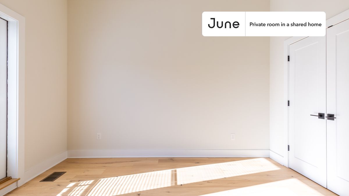 

PLEASE NOTE: This is a private room in a shared apartment. You will have your own bedroom and shared common areas (kitchen, bathroom, etc.) with other residents.

Full bedroom in a 2 bedroom / 2.5 bathroom apartment!

Check out 3D tour now:  https://jnhm.es/8dC

This  Full room in Columbia Heights  is available on a 12 month lease or a flexible short term (31 to 364 days) lease. You pick your custom start and end date. Monthly rent rate is determined by furnishing preference, move-in date and move-out date. Speak to a June representative for recommendations on the best stay duration for the lowest rate, and learn more about this home on the June website:  https://jnhm.es/6uV

Amenities of this home:   Dishwasher,    Furnished Common Areas,    Wi-Fi - Paid separately (High-Speed),    Guarantors Allowed,       32-inch Flat-Screen TV,    Couple-Friendly,    Dine in kitchen,    Laundry in home (free),       AC (Common space),    Parking Spot (Paid separately),    Hardwood Flooring,    Microwave,    Oven,    Refrigerator,   also, this unit is conveniently located, several local parks, restaurants and bars are just minutes away.

About June Homes: Welcome to the easiest rental experience of your life. Rent furnished or unfurnished apartments on a 12 month lease or a flexible short term (31 to 364 days). As a resident, you’ll have access to 24/7 support and monthly cleanings of the home’s shared spaces. Sign up now to apply online for your next home with June: https://jnhm.es/sign-roomi

Brokers welcome! Contact us for more details.

Interested? Kindly note that the minimum stay duration would be 31 days. 

Use this listing ID when speaking to June team:  #1719 B