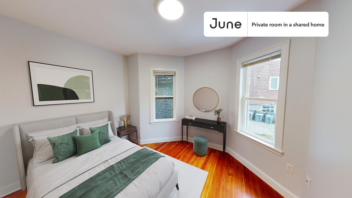 Limited time offer! Get $100 off your next rent with code SUMMER100. Mention it to our team!
Queen bedroom in a 3 bedroom / 2 bathroom apartment!
Check out 3D tour now: https://jnhm.es/89n
This Queen room in Brighton is available on a 12 month lease or a flexible short term (31 to 364 days) lease. You pick your custom start and end date. Monthly rent rate is determined by furnishing preference, move-in date and move-out date. Speak to a June representative for recommendations on the best stay duration for the lowest rate, and learn more about this home on the June website: https://jnhm.es/6a8
Amenities of this home: Dishwasher, Furnished Common Areas, Wi-Fi - Paid separately (High-Speed), Guarantors Allowed, 32-inch Flat-Screen TV, Central AC (Common space), Paid parking, Laundry in home (free), Hardwood Flooring, Microwave, Oven, Refrigerator, also, this unit is conveniently located, several local parks, restaurants and bars are just minutes away.
About June Homes: Welcome to the easiest rental experience of your life. Rent furnished or unfurnished apartments on a 12 month lease or a flexible short term (31 to 364 days). As a resident, you’ll have access to 24/7 support and monthly cleanings of the home’s shared spaces. Sign up now to apply online for your next home with June: https://jnhm.es/sign-roomi
Brokers accepted. 5% commission on rent.
Interested? Kindly note that the minimum stay duration would be 31 days.
Use this listing ID when speaking to June team: #1276 B