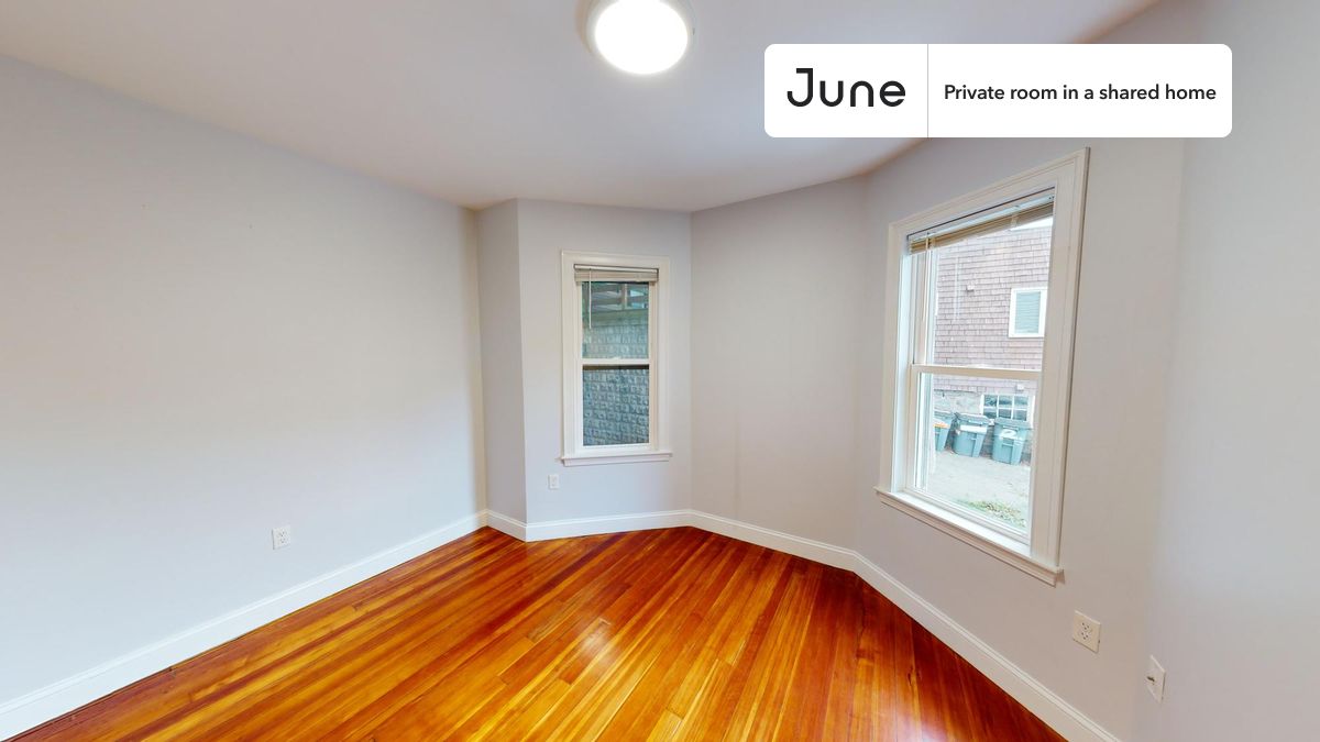 Limited time offer! Get $100 off your next rent with code SUMMER100. Mention it to our team!
Queen bedroom in a 3 bedroom / 2 bathroom apartment!
Check out 3D tour now: https://jnhm.es/89n
This Queen room in Brighton is available on a 12 month lease or a flexible short term (31 to 364 days) lease. You pick your custom start and end date. Monthly rent rate is determined by furnishing preference, move-in date and move-out date. Speak to a June representative for recommendations on the best stay duration for the lowest rate, and learn more about this home on the June website: https://jnhm.es/6a8
Amenities of this home: Dishwasher, Furnished Common Areas, Wi-Fi - Paid separately (High-Speed), Guarantors Allowed, 32-inch Flat-Screen TV, Central AC (Common space), Paid parking, Laundry in home (free), Hardwood Flooring, Microwave, Oven, Refrigerator, also, this unit is conveniently located, several local parks, restaurants and bars are just minutes away.
About June Homes: Welcome to the easiest rental experience of your life. Rent furnished or unfurnished apartments on a 12 month lease or a flexible short term (31 to 364 days). As a resident, you’ll have access to 24/7 support and monthly cleanings of the home’s shared spaces. Sign up now to apply online for your next home with June: https://jnhm.es/sign-roomi
Brokers accepted. 5% commission on rent.
Interested? Kindly note that the minimum stay duration would be 31 days.
Use this listing ID when speaking to June team: #1276 B
