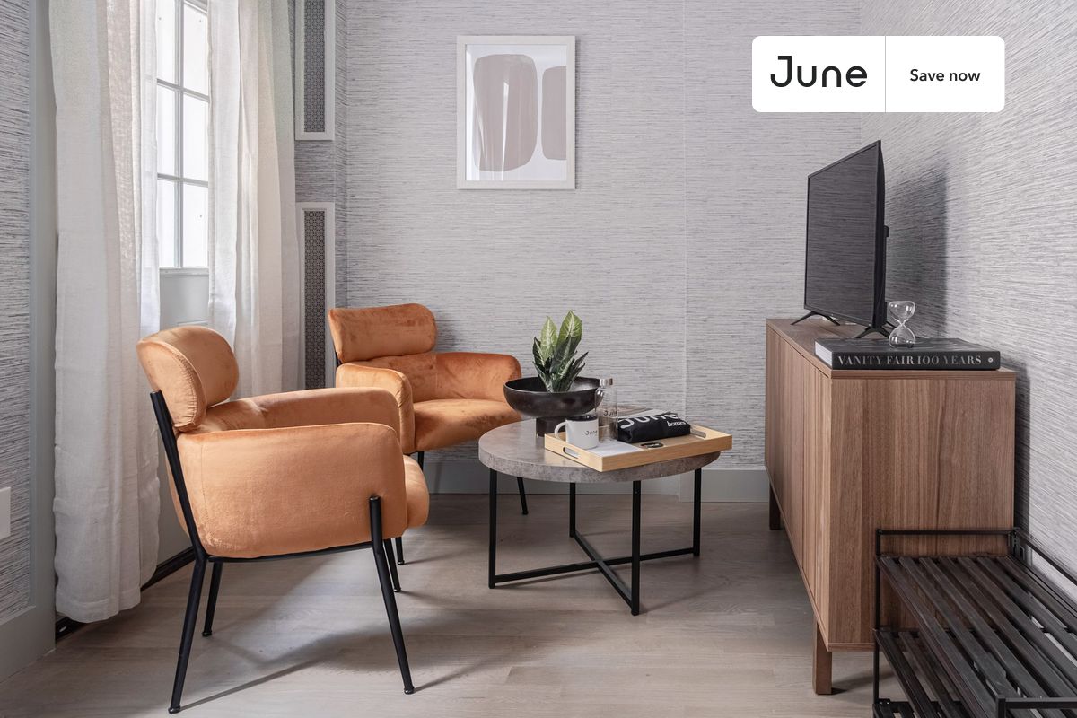 Studio in Upper West Side on flexible lease terms.
Check out 3D tour now: https://jnhm.es/O6
This studio is available on a 12 month lease or a flexible short term (31 to 364 days) lease. You pick your custom start and end date. Monthly rent rate is determined by furnishing preference, move-in date and move-out date. Speak to a June representative for recommendations on the best stay duration for the lowest rate, and learn more about this home on the June website: https://jnhm.es/Fu
Amenities of this home: Dishwasher, Wi-Fi - Paid separately (High-Speed), Outdoor space, Guarantors Allowed, 32-inch Flat-Screen TV, Couple-Friendly, North facing, Laundry in home (free), Full bed, Living area, Hardwood Flooring, Microwave, Oven, Refrigerator, also, this unit is conveniently located, several local parks, restaurants and bars are just minutes away.
About June Homes: Welcome to the easiest rental experience of your life. Rent furnished or unfurnished apartments on a 12 month lease or a flexible short term (31 to 364 days). As a resident, you’ll have access to 24/7 support and monthly cleanings of the home’s shared spaces. Sign up now to apply online for your next home with June: https://jnhm.es/sign-roomi
Brokers welcome! Contact us for more details.
Interested? Use this listing ID when speaking to June team: #256