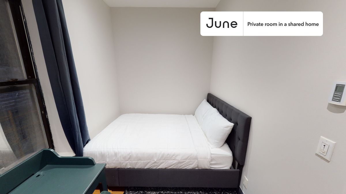 PLEASE NOTE: This is a private room in a shared apartment. You will have your own bedroom and shared common areas (kitchen, bathroom, etc.) with other residents.
Full bedroom in a 3 bedroom / 1 bathroom apartment!
Check out 3D tour now: https://jnhm.es/Wv
This Full room in Upper West Side is available on a 12 month lease or a flexible short term (31 to 364 days) lease. You pick your custom start and end date. Monthly rent rate is determined by furnishing preference, move-in date and move-out date. Speak to a June representative for recommendations on the best stay duration for the lowest rate, and learn more about this home on the June website: https://jnhm.es/5JZ
Amenities of this home: Dishwasher, Furnished Common Areas, Wi-Fi - Paid separately (High-Speed), Guarantors Allowed, 32-inch Flat-Screen TV, Street parking - City permit required, Laundry in home (free), Hardwood Flooring, Microwave, Oven, Refrigerator, also, this unit is conveniently located, several local parks, restaurants and bars are just minutes away.
About June Homes: Welcome to the easiest rental experience of your life. Rent furnished or unfurnished apartments on a 12 month lease or a flexible short term (31 to 364 days). As a resident, you’ll have access to 24/7 support and monthly cleanings of the home’s shared spaces. Sign up now to apply online for your next home with June: https://jnhm.es/sign-roomi
Brokers welcome! Contact us for more details.
Interested? Use this listing ID when speaking to June team: #756 A