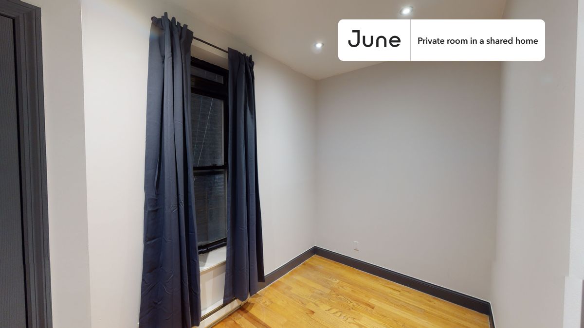 PLEASE NOTE: This is a private room in a shared apartment. You will have your own bedroom and shared common areas (kitchen, bathroom, etc.) with other residents.
Full bedroom in a 3 bedroom / 1 bathroom apartment!
Check out 3D tour now: https://jnhm.es/Wv
This Full room in Upper West Side is available on a 12 month lease or a flexible short term (31 to 364 days) lease. You pick your custom start and end date. Monthly rent rate is determined by furnishing preference, move-in date and move-out date. Speak to a June representative for recommendations on the best stay duration for the lowest rate, and learn more about this home on the June website: https://jnhm.es/5JZ
Amenities of this home: Dishwasher, Furnished Common Areas, Wi-Fi - Paid separately (High-Speed), Guarantors Allowed, 32-inch Flat-Screen TV, Street parking - City permit required, Laundry in home (free), Hardwood Flooring, Microwave, Oven, Refrigerator, also, this unit is conveniently located, several local parks, restaurants and bars are just minutes away.
About June Homes: Welcome to the easiest rental experience of your life. Rent furnished or unfurnished apartments on a 12 month lease or a flexible short term (31 to 364 days). As a resident, you’ll have access to 24/7 support and monthly cleanings of the home’s shared spaces. Sign up now to apply online for your next home with June: https://jnhm.es/sign-roomi
Brokers welcome! Contact us for more details.
Interested? Use this listing ID when speaking to June team: #756 A