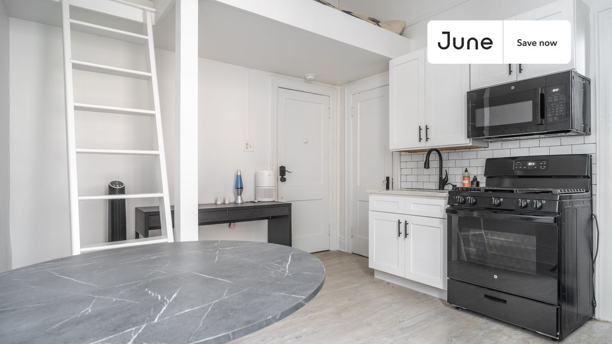 Studio in Clinton Hill on flexible lease terms.
Check out 3D tour now: https://jnhm.es/8e3
This studio is available on a 12 month lease or a flexible short term (31 to 364 days) lease. You pick your custom start and end date. Monthly rent rate is determined by furnishing preference, move-in date and move-out date. Speak to a June representative for recommendations on the best stay duration for the lowest rate, and learn more about this home on the June website: https://jnhm.es/6cN
Amenities of this home: Guarantors Allowed, Wi-Fi - Paid separately (High-Speed), Couple-Friendly, Private Bathroom, Hardwood Flooring, Microwave, Oven, Refrigerator, also, this unit is conveniently located, several local parks, restaurants and bars are just minutes away.
About June Homes: Welcome to the easiest rental experience of your life. Rent furnished or unfurnished apartments on a 12 month lease or a flexible short term (31 to 364 days). As a resident, you’ll have access to 24/7 support and monthly cleanings of the home’s shared spaces. Sign up now to apply online for your next home with June: https://jnhm.es/sign-roomi
Brokers welcome! Contact us for more details.
Interested? Use this listing ID when speaking to June team: #1331