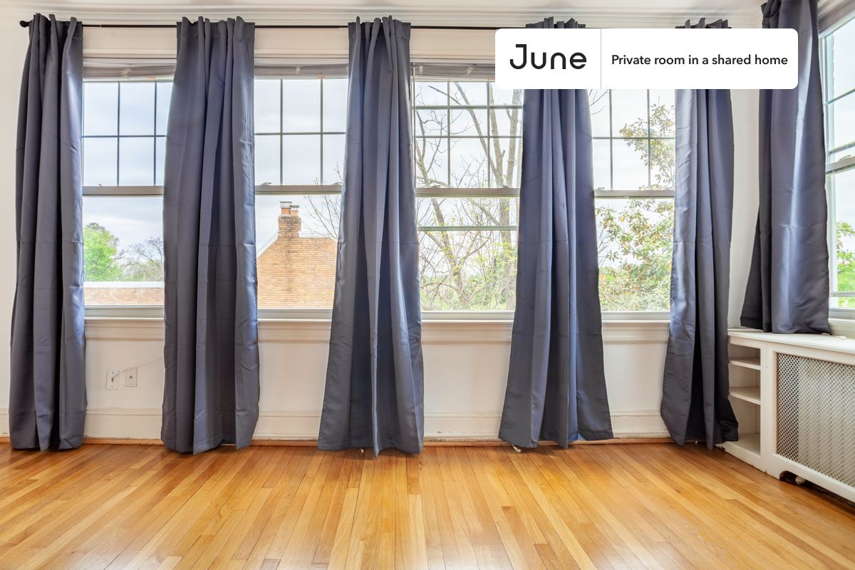 

Queen bedroom in a 7 bedroom / 4 bathroom apartment!

Check out 3D tour now:  https://jnhm.es/84C

This  Queen room in Petworth  is available on a flexible 1-18 month lease. Monthly rent rate is determined by furnishing preference, move-in date and move-out date. Speak to a June representative for recommendations on the best stay duration for the lowest rate, and learn more about this home on the June website:  https://jnhm.es/67D

Amenities of this home:   Dishwasher,    Furnished Common Areas,    Wi-Fi - Paid separately (High-Speed),    Guarantors Allowed,       Decorative fireplace,       Laundry in home (free),    Wall-Mounted TV,    Limited garage parking (Paid separately),    Hardwood Flooring,    Microwave,    Oven,    Refrigerator,   also, this unit is conveniently located, several local parks, restaurants and bars are just minutes away.

About June Homes: Welcome to the easiest rental experience of your life. Rent furnished or unfurnished apartments for 1 - 18 months, bypass hidden costs and broker fees and enjoy an easy move-in. As a resident, you’ll have access to 24/7 support and monthly cleanings of the home’s shared spaces. Sign up now to apply online for your next home with June: https://jnhm.es/sign-roomi

Interested? Kindly note that the minimum stay duration would be 31 days. 

Use this listing ID when speaking to June team:  #1231 C