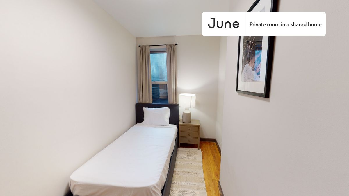 

PLEASE NOTE: This is a private room in a shared apartment. You will have your own bedroom and shared common areas (kitchen, bathroom, etc.) with other residents.

Twin bedroom in a 3 bedroom / 1 bathroom apartment!

Check out 3D tour now:  https://jnhm.es/Ti

This  Twin room in Upper East Side  is available on a 12 month lease or a flexible short term (31 to 364 days) lease. You pick your custom start and end date. Monthly rent rate is determined by furnishing preference, move-in date and move-out date. Speak to a June representative for recommendations on the best stay duration for the lowest rate, and learn more about this home on the June website:  https://jnhm.es/5Az

Amenities of this home:   Dishwasher,    Furnished Common Areas,    Wi-Fi - Paid separately (High-Speed),    Guarantors Allowed,       32-inch Flat-Screen TV,       Street parking - City permit required,    Hardwood Flooring,    Microwave,    Oven,    Refrigerator,   also, this unit is conveniently located, several local parks, restaurants and bars are just minutes away.

About June Homes: Welcome to the easiest rental experience of your life. Rent furnished or unfurnished apartments on a 12 month lease or a flexible short term (31 to 364 days). As a resident, you’ll have access to 24/7 support and monthly cleanings of the home’s shared spaces. Sign up now to apply online for your next home with June: https://jnhm.es/sign-roomi

Brokers welcome! Contact us for more details.

Interested? Use this listing ID when speaking to June team:  #543 B
