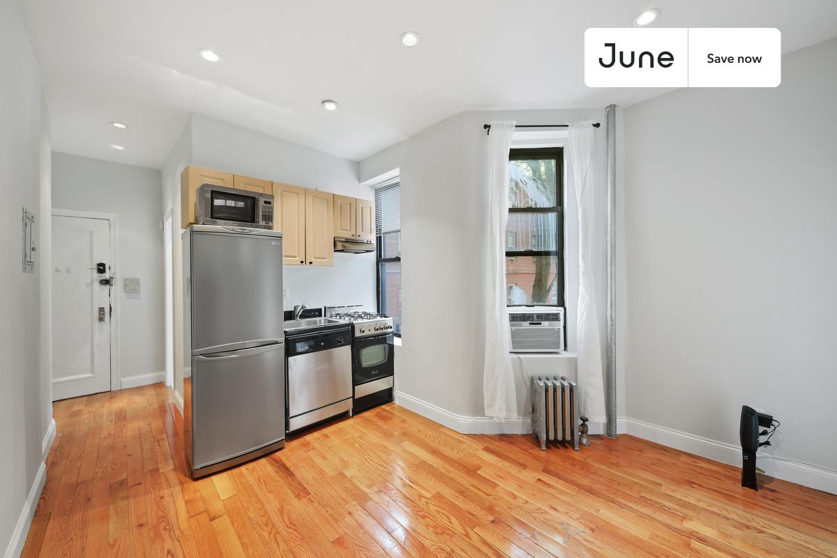 



1 bedroom in East Village on flexible lease terms.

Check out 3D tour now:  https://jnhm.es/Xg

This  1 bedroom apartment on the East Village  is available on a 12 month lease or a flexible short term (31 to 364 days) lease. You pick your custom start and end date. Monthly rent rate is determined by furnishing preference, move-in date and move-out date. Speak to a June representative for recommendations on the best stay duration for the lowest rate, and learn more about this home on the June website:     https://jnhm.es/5Hn

Amenities of this home:   Dishwasher,    Patio,    Wi-Fi - Paid separately (High-Speed),    Guarantors Allowed,       Couple-Friendly,       Street parking - City permit required,    Hardwood Flooring,    Microwave,    Oven,    Refrigerator,   also, this unit is conveniently located, several local parks, restaurants and bars are just minutes away.

About June Homes: Welcome to the easiest rental experience of your life. Rent furnished or unfurnished apartments on a 12 month lease or a flexible short term (31 to 364 days). As a resident, you’ll have access to 24/7 support and monthly cleanings of the home’s shared spaces. Sign up now to apply online for your next home with June: https://jnhm.es/sign-roomi

Brokers welcome! Contact us for more details.

Interested? Use this listing ID when speaking to June team:  #694