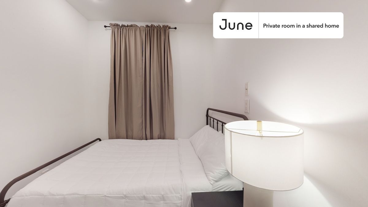 

PLEASE NOTE: This is a private room in a shared apartment. You will have your own bedroom and shared common areas (kitchen, bathroom, etc.) with other residents.

Full bedroom in a 2 bedroom / 1 bathroom apartment!

Check out 3D tour now:  https://jnhm.es/W5

This  Full room in Gramercy  is available on a 12 month lease or a flexible short term (31 to 364 days) lease. You pick your custom start and end date. Monthly rent rate is determined by furnishing preference, move-in date and move-out date. Speak to a June representative for recommendations on the best stay duration for the lowest rate, and learn more about this home on the June website:  https://jnhm.es/5H5

Amenities of this home:   Dishwasher,    Furnished Common Areas,    Wi-Fi - Paid separately (High-Speed),    Guarantors Allowed,       32-inch Flat-Screen TV,       Street parking - City permit required,    Laundry in home (free),    Hardwood Flooring,    Microwave,    Oven,    Refrigerator,   also, this unit is conveniently located, several local parks, restaurants and bars are just minutes away.

About June Homes: Welcome to the easiest rental experience of your life. Rent furnished or unfurnished apartments on a 12 month lease or a flexible short term (31 to 364 days). As a resident, you’ll have access to 24/7 support and monthly cleanings of the home’s shared spaces. Sign up now to apply online for your next home with June: https://jnhm.es/sign-roomi

Brokers welcome! Contact us for more details.

Interested? Use this listing ID when speaking to June team:  #685 B