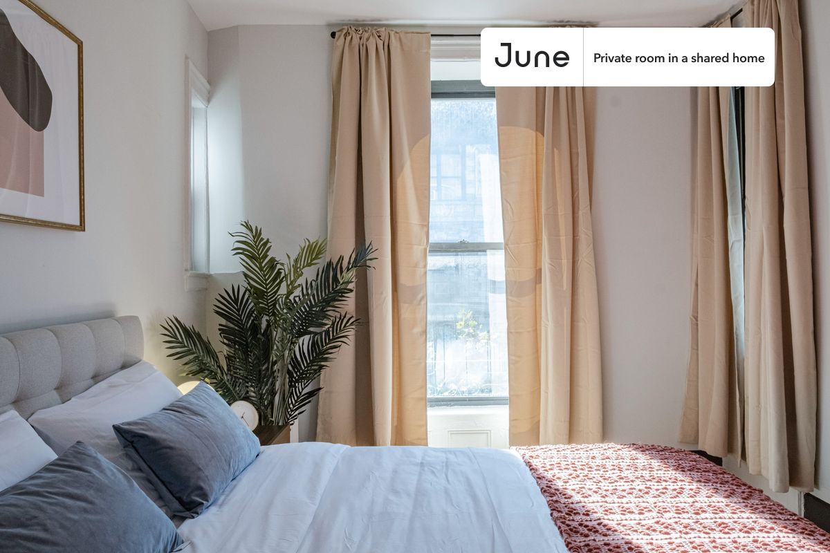 

PLEASE NOTE: This is a private room in a shared apartment. You will have your own bedroom and shared common areas (kitchen, bathroom, etc.) with other residents.

Queen bedroom in a 4 bedroom / 1 bathroom apartment!

Check out 3D tour now:  https://jnhm.es/Qa

This  Queen room in Hamilton Heights  is available on a 12 month lease or a flexible short term (31 to 364 days) lease. You pick your custom start and end date. Monthly rent rate is determined by furnishing preference, move-in date and move-out date. Speak to a June representative for recommendations on the best stay duration for the lowest rate, and learn more about this home on the June website:  https://jnhm.es/FC

Amenities of this home:   Furnished Common Areas,    Wi-Fi - Paid separately (High-Speed),    Guarantors Allowed,       32-inch Flat-Screen TV,       Hardwood Flooring,    Microwave,    Oven,    Refrigerator,   also, this unit is conveniently located, several local parks, restaurants and bars are just minutes away.

About June Homes: Welcome to the easiest rental experience of your life. Rent furnished or unfurnished apartments on a 12 month lease or a flexible short term (31 to 364 days). As a resident, you’ll have access to 24/7 support and monthly cleanings of the home’s shared spaces. Sign up now to apply online for your next home with June: https://jnhm.es/sign-roomi

Brokers welcome! Contact us for more details.

Interested? Use this listing ID when speaking to June team:  #261 B