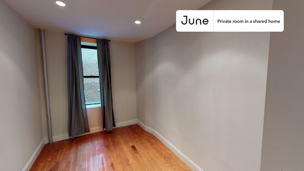 

PLEASE NOTE: This is a private room in a shared apartment. You will have your own bedroom and shared common areas (kitchen, bathroom, etc.) with other residents.

Queen bedroom in a 2 bedroom / 1 bathroom apartment!

Check out 3D tour now:  https://jnhm.es/V6

This  Queen room in East Harlem  is available on a 12 month lease or a flexible short term (31 to 364 days) lease. You pick your custom start and end date. Monthly rent rate is determined by furnishing preference, move-in date and move-out date. Speak to a June representative for recommendations on the best stay duration for the lowest rate, and learn more about this home on the June website:  https://jnhm.es/5HP

Amenities of this home:   Dishwasher,    Furnished Common Areas,    Wi-Fi - Paid separately (High-Speed),    Elevator,    Guarantors Allowed,       32-inch Flat-Screen TV,       Street parking - City permit required,    Hardwood Flooring,    Microwave,    Oven,    Refrigerator,   also, this unit is conveniently located, several local parks, restaurants and bars are just minutes away.

About June Homes: Welcome to the easiest rental experience of your life. Rent furnished or unfurnished apartments on a 12 month lease or a flexible short term (31 to 364 days). As a resident, you’ll have access to 24/7 support and monthly cleanings of the home’s shared spaces. Sign up now to apply online for your next home with June: https://jnhm.es/sign-roomi

Brokers welcome! Contact us for more details.

Interested? Use this listing ID when speaking to June team:  #705 B