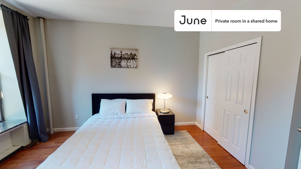 

PLEASE NOTE: This is a private room in a shared apartment. You will have your own bedroom and shared common areas (kitchen, bathroom, etc.) with other residents.

Queen bedroom in a 2 bedroom / 1 bathroom apartment!

Check out 3D tour now:  https://jnhm.es/U4

This  Queen room in East Harlem  is available on a 12 month lease or a flexible short term (31 to 364 days) lease. You pick your custom start and end date. Monthly rent rate is determined by furnishing preference, move-in date and move-out date. Speak to a June representative for recommendations on the best stay duration for the lowest rate, and learn more about this home on the June website:  https://jnhm.es/5Ce

Amenities of this home:   Furnished Common Areas,    Wi-Fi - Paid separately (High-Speed),    Guarantors Allowed,       32-inch Flat-Screen TV,       Street parking - City permit required,    Hardwood Flooring,    Microwave,    Oven,    Refrigerator,   also, this unit is conveniently located, several local parks, restaurants and bars are just minutes away.

About June Homes: Welcome to the easiest rental experience of your life. Rent furnished or unfurnished apartments on a 12 month lease or a flexible short term (31 to 364 days). As a resident, you’ll have access to 24/7 support and monthly cleanings of the home’s shared spaces. Sign up now to apply online for your next home with June: https://jnhm.es/sign-roomi

Brokers welcome! Contact us for more details.

Interested? Use this listing ID when speaking to June team:  #581 A