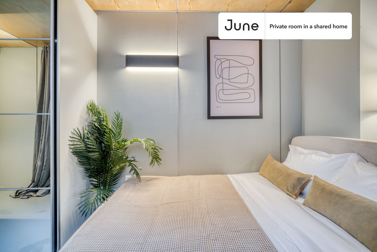 PLEASE NOTE: This is a private room in a shared apartment. You will have your own bedroom and shared common areas (kitchen, bathroom, etc.) with other residents.
Full bedroom in a 6 bedroom / 6 bathroom apartment!
Check out 3D tour now: https://jnhm.es/Qu
This Full room in Brookland is available on a 12 month lease or a flexible short term (31 to 364 days) lease. You pick your custom start and end date. Monthly rent rate is determined by furnishing preference, move-in date and move-out date. Speak to a June representative for recommendations on the best stay duration for the lowest rate, and learn more about this home on the June website: https://jnhm.es/EN
Amenities of this home: Dishwasher, Furnished Common Areas, Wi-Fi - Paid separately (High-Speed), Guarantors Allowed, 32-inch Flat-Screen TV, Dining area, Central AC (Common space), Street parking - City permit required, Laundry in home (free), Enclosed backyard, Hardwood Flooring, Microwave, Oven, Refrigerator, also, this unit is conveniently located, several local parks, restaurants and bars are just minutes away.
About June Homes: Welcome to the easiest rental experience of your life. Rent furnished or unfurnished apartments on a 12 month lease or a flexible short term (31 to 364 days). As a resident, you’ll have access to 24/7 support and monthly cleanings of the home’s shared spaces. Sign up now to apply online for your next home with June: https://jnhm.es/sign-roomi
Brokers welcome! Contact us for more details.
Interested? Kindly note that the minimum stay duration would be 31 days.
Use this listing ID when speaking to June team: #240 C