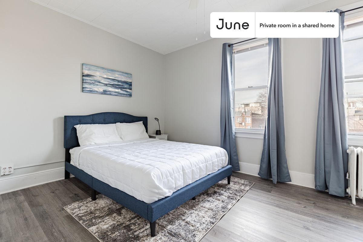 PLEASE NOTE: This is a private room in a shared apartment. You will have your own bedroom and shared common areas (kitchen, bathroom, etc.) with other residents.
Full bedroom in a 3 bedroom / 1 bathroom apartment!
Check out 3D tour now: https://jnhm.es/8dq
This Full room in West Side is available on a 12 month lease or a flexible short term (31 to 364 days) lease. You pick your custom start and end date. Monthly rent rate is determined by furnishing preference, move-in date and move-out date. Speak to a June representative for recommendations on the best stay duration for the lowest rate, and learn more about this home on the June website: https://jnhm.es/6tB
Amenities of this home: Dishwasher, Furnished Common Areas, Wi-Fi - Paid separately (High-Speed), Guarantors Allowed, 32-inch Flat-Screen TV, Dine in kitchen, Street parking - City permit required, Living area, Hardwood Flooring, Microwave, Oven, Refrigerator, also, this unit is conveniently located, several local parks, restaurants and bars are just minutes away.
About June Homes: Welcome to the easiest rental experience of your life. Rent furnished or unfurnished apartments on a 12 month lease or a flexible short term (31 to 364 days). As a resident, you’ll have access to 24/7 support and monthly cleanings of the home’s shared spaces. Sign up now to apply online for your next home with June: https://jnhm.es/sign-roomi
Brokers welcome! Contact us for more details.
Interested? Use this listing ID when speaking to June team: #1687 C