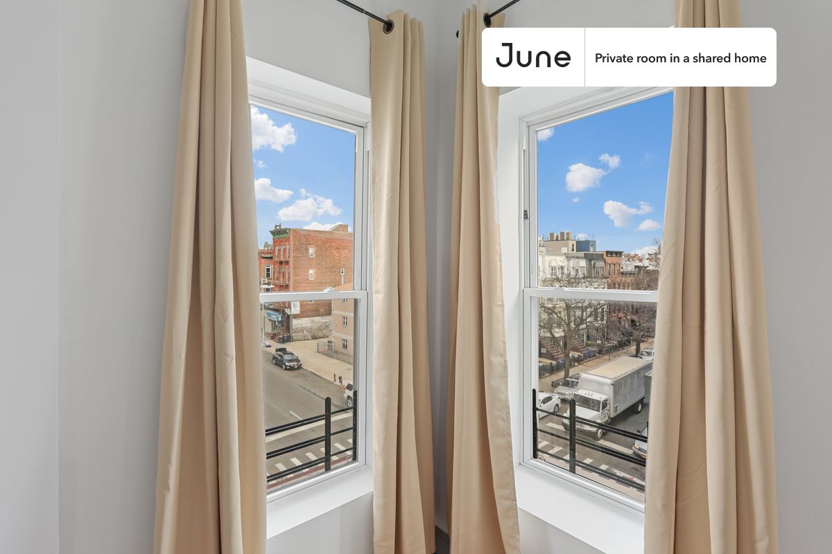

PLEASE NOTE: This is a private room in a shared apartment. You will have your own bedroom and shared common areas (kitchen, bathroom, etc.) with other residents.

Full bedroom in a 4 bedroom / 2 bathroom apartment!

Check out 3D tour now:  https://jnhm.es/ZE

This  Full room in Bedford-Stuyvesant  is available on a 12 month lease or a flexible short term (31 to 364 days) lease. You pick your custom start and end date. Monthly rent rate is determined by furnishing preference, move-in date and move-out date. Speak to a June representative for recommendations on the best stay duration for the lowest rate, and learn more about this home on the June website:  https://jnhm.es/5Oq

Amenities of this home:   Furnished Common Areas,    Wi-Fi - Paid separately (High-Speed),    Guarantors Allowed,       Central AC (Common space),       Wall-Mounted TV,    Hardwood Flooring,    Microwave,    Oven,    Refrigerator,   also, this unit is conveniently located, several local parks, restaurants and bars are just minutes away.

About June Homes: Welcome to the easiest rental experience of your life. Rent furnished or unfurnished apartments on a 12 month lease or a flexible short term (31 to 364 days). As a resident, you’ll have access to 24/7 support and monthly cleanings of the home’s shared spaces. Sign up now to apply online for your next home with June: https://jnhm.es/sign-roomi

Brokers welcome! Contact us for more details.

Interested? Use this listing ID when speaking to June team:  #840 A