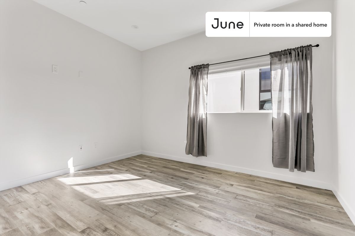 

PLEASE NOTE: This is a private room in a shared apartment. You will have your own bedroom and shared common areas (kitchen, bathroom, etc.) with other residents.

Queen bedroom in a 5 bedroom / 7 bathroom apartment!

Check out 3D tour now:  https://jnhm.es/Yr

This  Queen room in Boyle Heights  is available on a 12 month lease or a flexible short term (31 to 364 days) lease. You pick your custom start and end date. Monthly rent rate is determined by furnishing preference, move-in date and move-out date. Speak to a June representative for recommendations on the best stay duration for the lowest rate, and learn more about this home on the June website:  https://jnhm.es/5Nh

Amenities of this home:   Dishwasher,    Furnished Common Areas,    Wi-Fi - Paid separately (High-Speed),    Guarantors Allowed,       32-inch Flat-Screen TV,    Laundry in home (free),       Hardwood Flooring,    Microwave,    Oven,    Refrigerator,   also, this unit is conveniently located, several local parks, restaurants and bars are just minutes away.

About June Homes: Welcome to the easiest rental experience of your life. Rent furnished or unfurnished apartments on a 12 month lease or a flexible short term (31 to 364 days). As a resident, you’ll have access to 24/7 support and monthly cleanings of the home’s shared spaces. Sign up now to apply online for your next home with June: https://jnhm.es/sign-roomi

Brokers welcome! Contact us for more details.

Interested? Use this listing ID when speaking to June team:  #821 C