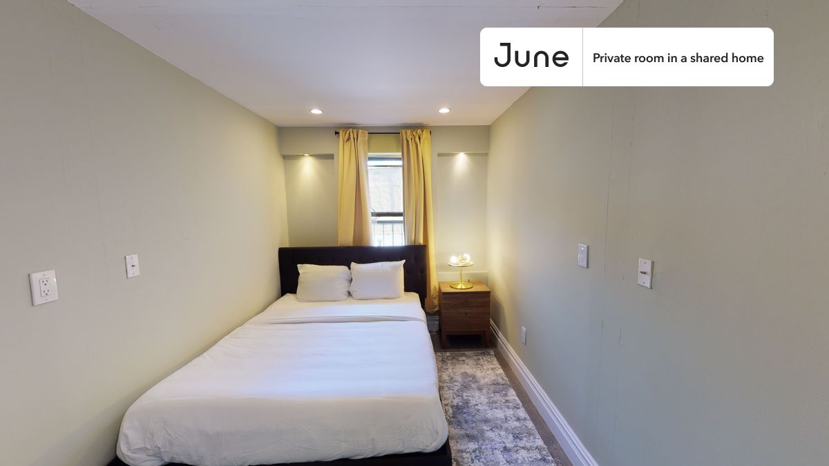 PLEASE NOTE: This is a private room in a shared apartment. You will have your own bedroom and shared common areas (kitchen, bathroom, etc.) with other residents.
Queen bedroom in a 3 bedroom / 1 bathroom apartment!
Check out 3D tour now: https://jnhm.es/Tt
This Queen room in East Village is available on a 12 month lease or a flexible short term (31 to 364 days) lease. You pick your custom start and end date. Monthly rent rate is determined by furnishing preference, move-in date and move-out date. Speak to a June representative for recommendations on the best stay duration for the lowest rate, and learn more about this home on the June website: https://jnhm.es/5Be
Amenities of this home: Dishwasher, Furnished Common Areas, Wi-Fi - Paid separately (High-Speed), Elevator, Guarantors Allowed, Laundry in home (free), Security cameras, Lobby reception (part-time), Hardwood Flooring, Microwave, Oven, Refrigerator, also, this unit is conveniently located, several local parks, restaurants and bars are just minutes away.
About June Homes: Welcome to the easiest rental experience of your life. Rent furnished or unfurnished apartments on a 12 month lease or a flexible short term (31 to 364 days). As a resident, you’ll have access to 24/7 support and monthly cleanings of the home’s shared spaces. Sign up now to apply online for your next home with June: https://jnhm.es/sign-roomi
Brokers welcome! Contact us for more details.
Interested? Use this listing ID when speaking to June team: #559 C