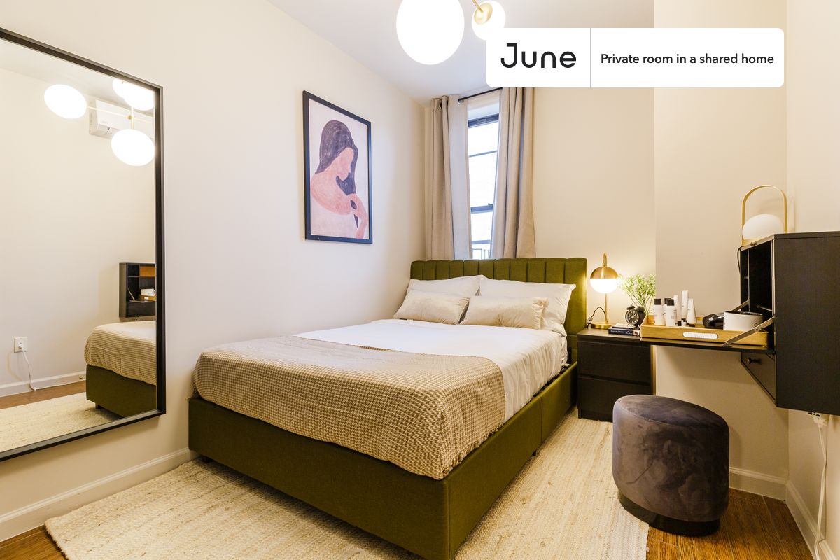 PLEASE NOTE: This is a private room in a shared apartment. You will have your own bedroom and shared common areas (kitchen, bathroom, etc.) with other residents.
Full bedroom in a 3 bedroom / 1 bathroom apartment!
Check out 3D tour now: https://jnhm.es/RS
This Full room in Chinatown is available on a 12 month lease or a flexible short term (31 to 364 days) lease. You pick your custom start and end date. Monthly rent rate is determined by furnishing preference, move-in date and move-out date. Speak to a June representative for recommendations on the best stay duration for the lowest rate, and learn more about this home on the June website: https://jnhm.es/FL
Amenities of this home: Furnished Common Areas, Wi-Fi - Paid separately (High-Speed), Guarantors Allowed, 32-inch Flat-Screen TV, Laundry - Paid separately (in building), Hardwood Flooring, Microwave, Oven, Refrigerator, also, this unit is conveniently located, several local parks, restaurants and bars are just minutes away.
About June Homes: Welcome to the easiest rental experience of your life. Rent furnished or unfurnished apartments on a 12 month lease or a flexible short term (31 to 364 days). As a resident, you’ll have access to 24/7 support and monthly cleanings of the home’s shared spaces. Sign up now to apply online for your next home with June: https://jnhm.es/sign-roomi
Brokers welcome! Contact us for more details.
Interested? Use this listing ID when speaking to June team: #263 C
