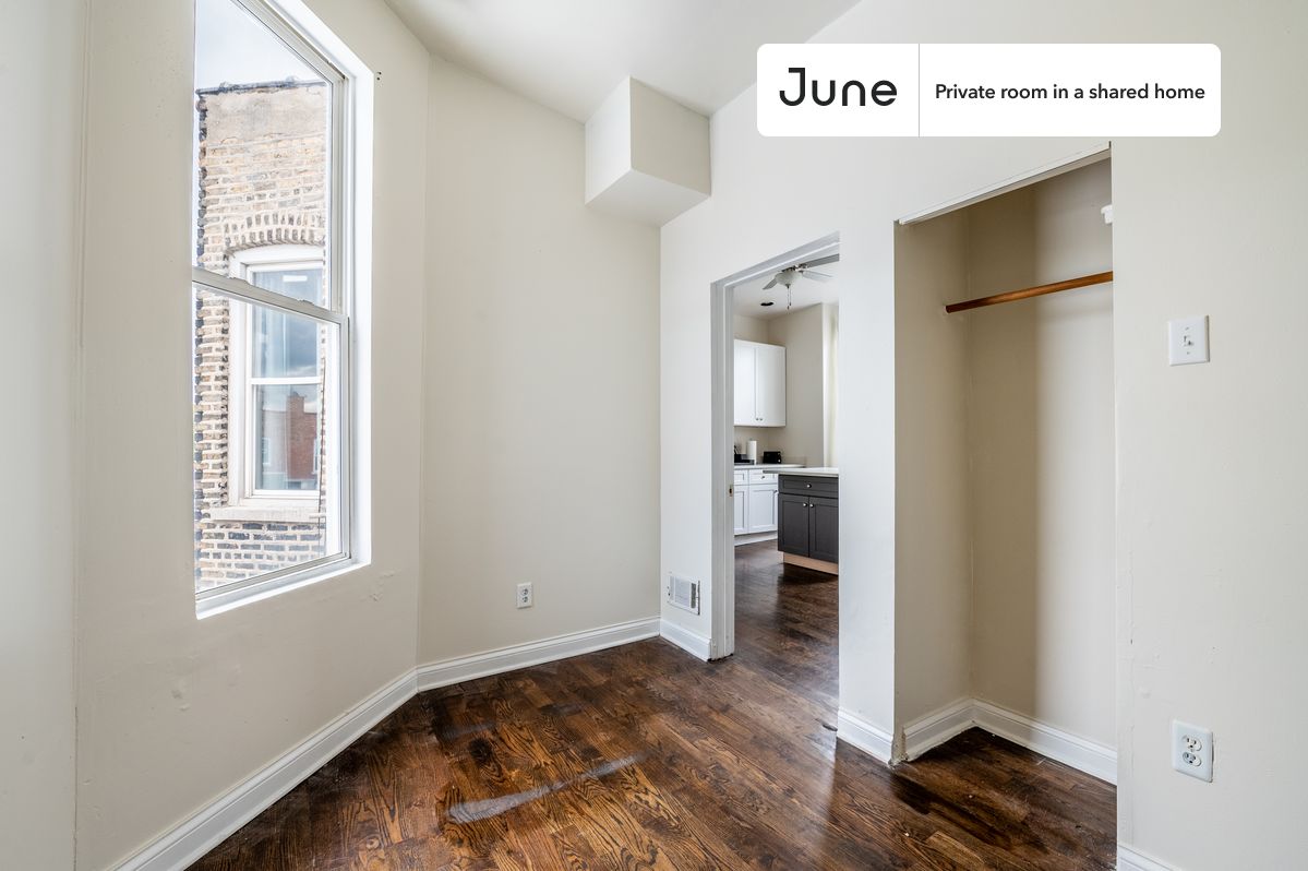 

PLEASE NOTE: This is a private room in a shared apartment. You will have your own bedroom and shared common areas (kitchen, bathroom, etc.) with other residents.

Full bedroom in a 3 bedroom / 1 bathroom apartment!

Check out 3D tour now:  https://jnhm.es/8av

This  Full room in East Ukrainian Village  is available on a 12 month lease or a flexible short term (31 to 364 days) lease. You pick your custom start and end date. Monthly rent rate is determined by furnishing preference, move-in date and move-out date. Speak to a June representative for recommendations on the best stay duration for the lowest rate, and learn more about this home on the June website:  https://jnhm.es/6kU

Amenities of this home:   Furnished Common Areas,    Wi-Fi - Paid separately (High-Speed),    Guarantors Allowed,       32-inch Flat-Screen TV,    Dining area,    Street parking - City permit required,    Laundry - Paid separately (in building),       Living area,    Hardwood Flooring,    Microwave,    Oven,    Refrigerator,   also, this unit is conveniently located, several local parks, restaurants and bars are just minutes away.

About June Homes: Welcome to the easiest rental experience of your life. Rent furnished or unfurnished apartments on a 12 month lease or a flexible short term (31 to 364 days). As a resident, you’ll have access to 24/7 support and monthly cleanings of the home’s shared spaces. Sign up now to apply online for your next home with June: https://jnhm.es/sign-roomi

Brokers welcome! Contact us for more details.

Interested? Kindly note that the minimum stay duration would be 32 days. 

Use this listing ID when speaking to June team:  #1512 C