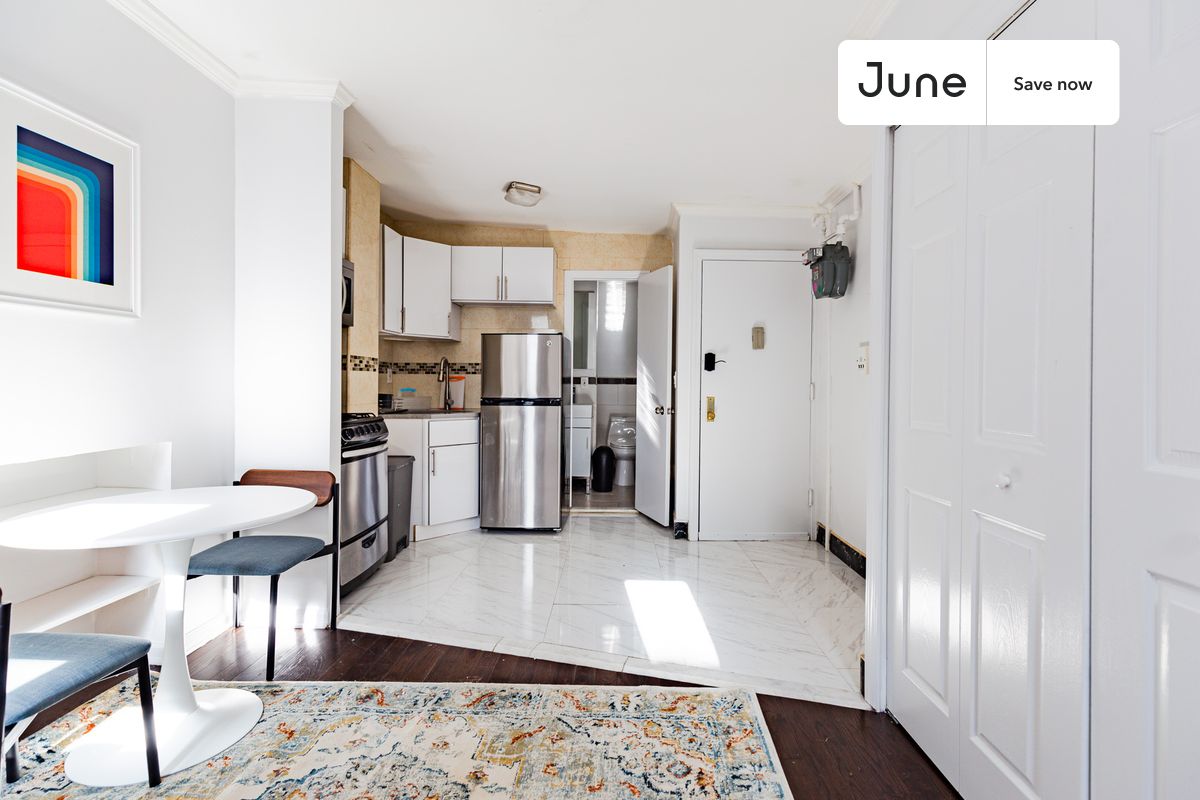 



Studio in East Village on flexible lease terms.

Check out 3D tour now:  https://jnhm.es/8dT

This  studio   is available on a 12 month lease or a flexible short term (31 to 364 days) lease. You pick your custom start and end date. Monthly rent rate is determined by furnishing preference, move-in date and move-out date. Speak to a June representative for recommendations on the best stay duration for the lowest rate, and learn more about this home on the June website:     https://jnhm.es/6uX

Amenities of this home:   Wi-Fi - Paid separately (High-Speed),    Guarantors Allowed,       Couple-Friendly,       Hardwood Flooring,    Microwave,    Oven,    Refrigerator,   also, this unit is conveniently located, several local parks, restaurants and bars are just minutes away.

About June Homes: Welcome to the easiest rental experience of your life. Rent furnished or unfurnished apartments on a 12 month lease or a flexible short term (31 to 364 days). As a resident, you’ll have access to 24/7 support and monthly cleanings of the home’s shared spaces. Sign up now to apply online for your next home with June: https://jnhm.es/sign-roomi

Brokers welcome! Contact us for more details.

Interested? Use this listing ID when speaking to June team:  #1720