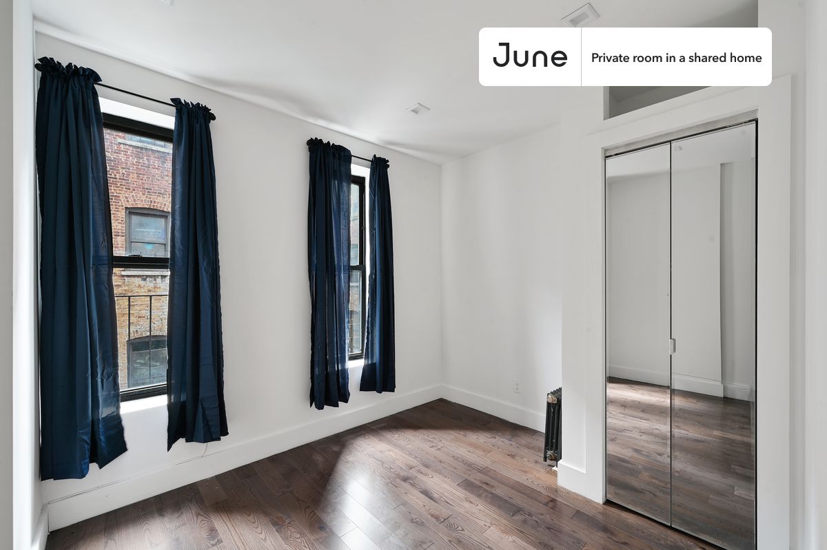 

PLEASE NOTE: This is a private room in a shared apartment. You will have your own bedroom and shared common areas (kitchen, bathroom, etc.) with other residents.

Full bedroom in a 4 bedroom / 2 bathroom apartment!

Check out 3D tour now:  https://jnhm.es/UP

This  Full room in West Harlem  is available on a 12 month lease or a flexible short term (31 to 364 days) lease. You pick your custom start and end date. Monthly rent rate is determined by furnishing preference, move-in date and move-out date. Speak to a June representative for recommendations on the best stay duration for the lowest rate, and learn more about this home on the June website:  https://jnhm.es/5Dj

Amenities of this home:   Dishwasher,    Furnished Common Areas,    Wi-Fi - Paid separately (High-Speed),    Guarantors Allowed,       32-inch Flat-Screen TV,       Street parking - City permit required,    Laundry in home (free),    Hardwood Flooring,    Microwave,    Oven,    Refrigerator,   also, this unit is conveniently located, several local parks, restaurants and bars are just minutes away.

About June Homes: Welcome to the easiest rental experience of your life. Rent furnished or unfurnished apartments on a 12 month lease or a flexible short term (31 to 364 days). As a resident, you’ll have access to 24/7 support and monthly cleanings of the home’s shared spaces. Sign up now to apply online for your next home with June: https://jnhm.es/sign-roomi

Brokers welcome! Contact us for more details.

Interested? Use this listing ID when speaking to June team:  #597 D
