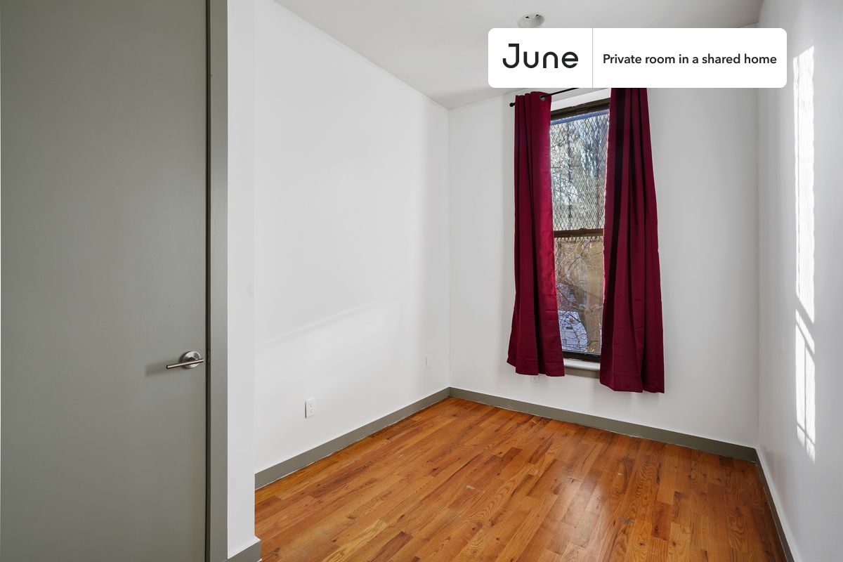 

PLEASE NOTE: This is a private room in a shared apartment. You will have your own bedroom and shared common areas (kitchen, bathroom, etc.) with other residents.

Full bedroom in a 4 bedroom / 1.5 bathroom apartment!

Check out 3D tour now:  https://jnhm.es/Zc

This  Full room in Bedford-Stuyvesant  is available on a 12 month lease or a flexible short term (31 to 364 days) lease. You pick your custom start and end date. Monthly rent rate is determined by furnishing preference, move-in date and move-out date. Speak to a June representative for recommendations on the best stay duration for the lowest rate, and learn more about this home on the June website:  https://jnhm.es/5Px

Amenities of this home:   Dishwasher,    Furnished Common Areas,    Wi-Fi - Paid separately (High-Speed),    Guarantors Allowed,       32-inch Flat-Screen TV,       Central AC (Common space),    Laundry in home (free),    Hardwood Flooring,    Microwave,    Oven,    Refrigerator,   also, this unit is conveniently located, several local parks, restaurants and bars are just minutes away.

About June Homes: Welcome to the easiest rental experience of your life. Rent furnished or unfurnished apartments on a 12 month lease or a flexible short term (31 to 364 days). As a resident, you’ll have access to 24/7 support and monthly cleanings of the home’s shared spaces. Sign up now to apply online for your next home with June: https://jnhm.es/sign-roomi

Brokers welcome! Contact us for more details.

Interested? Use this listing ID when speaking to June team:  #867 C